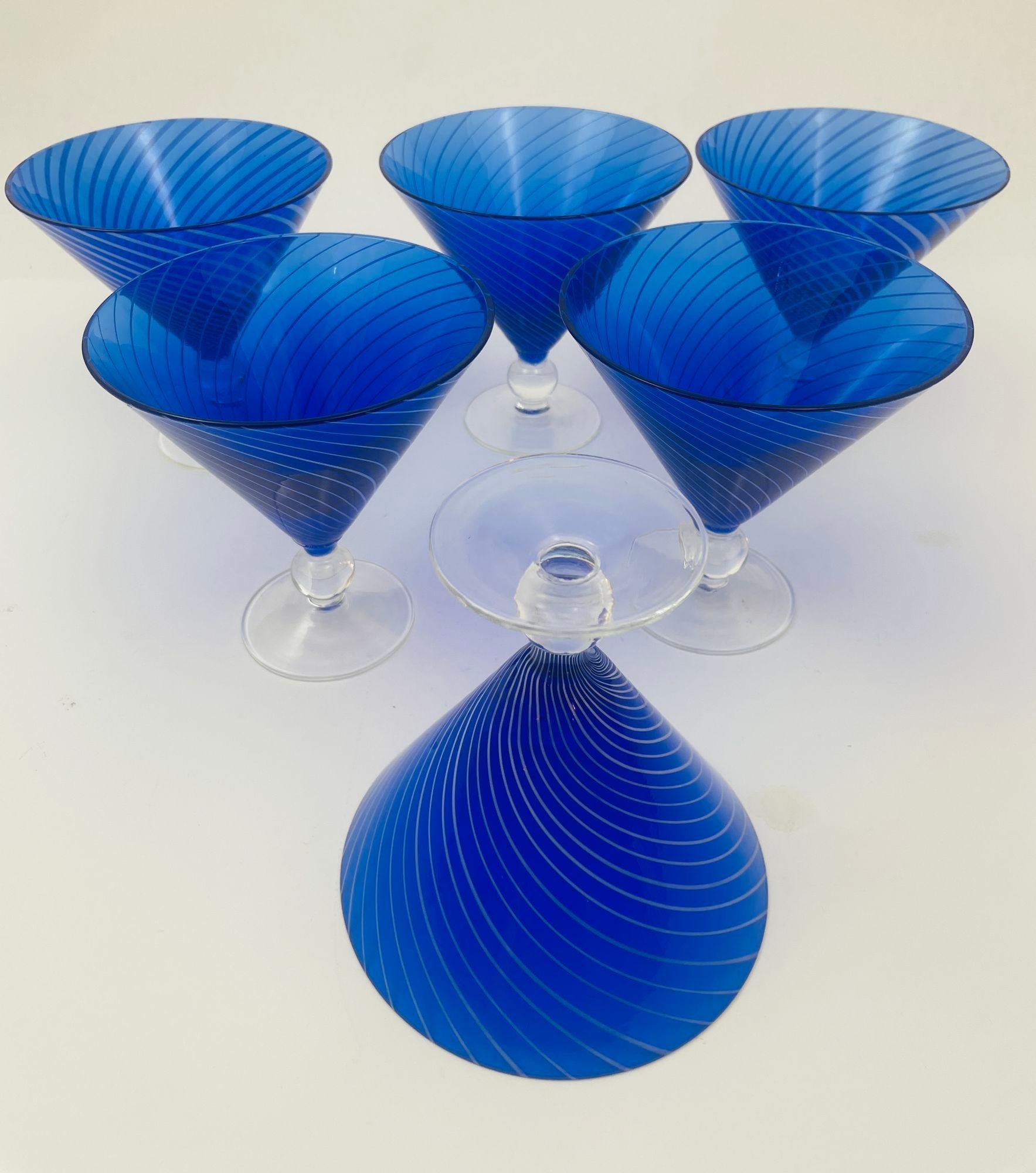 Cobalt Blue Italian Stemmed Martini Glasses Set of 6 Post Modern Barware 1980s In Good Condition For Sale In North Hollywood, CA