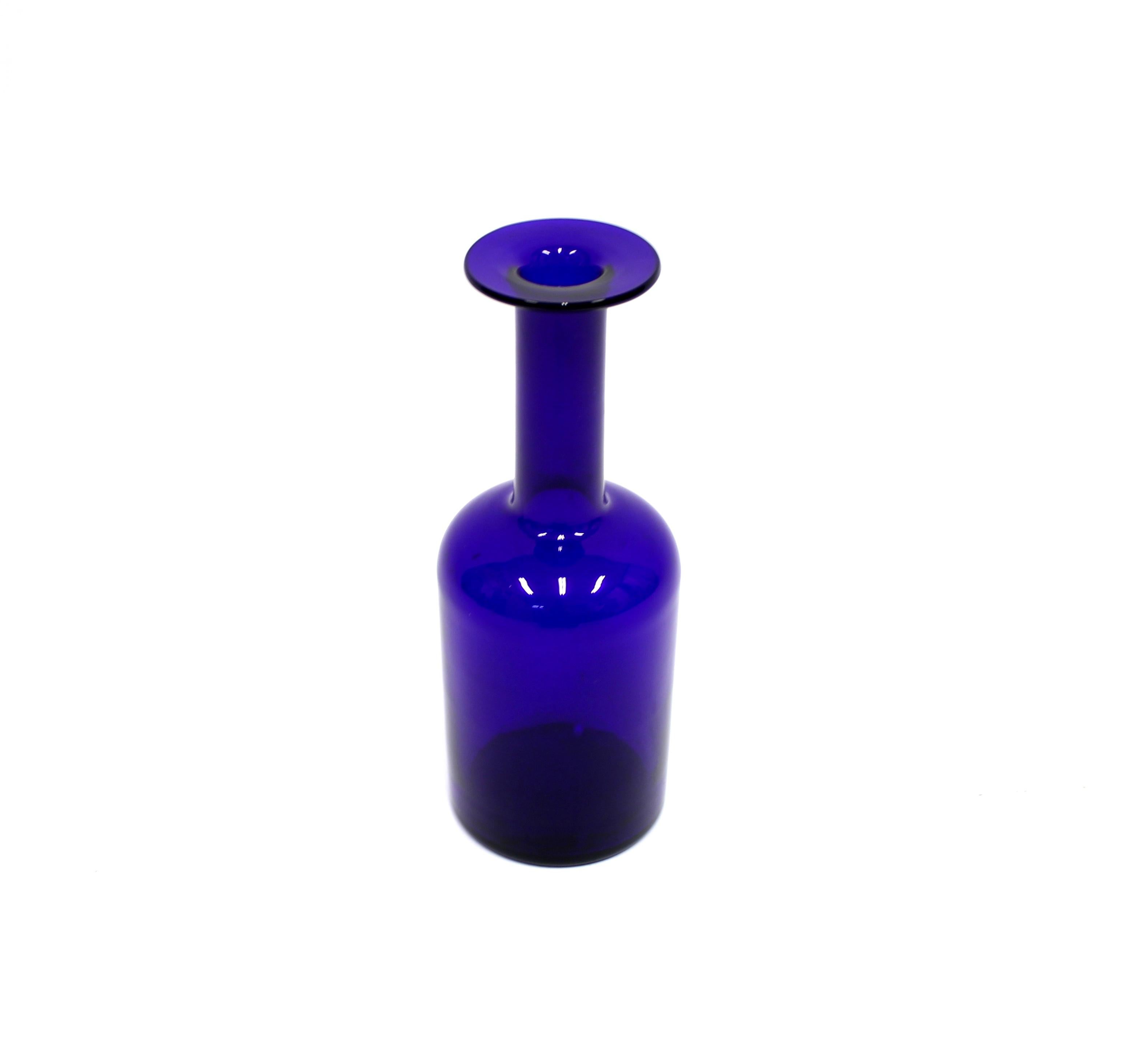 Cobalt blue, medium sized vase by Otto Brauer for Danish manufacturer Holmegaard, 1960s. Very good condition.