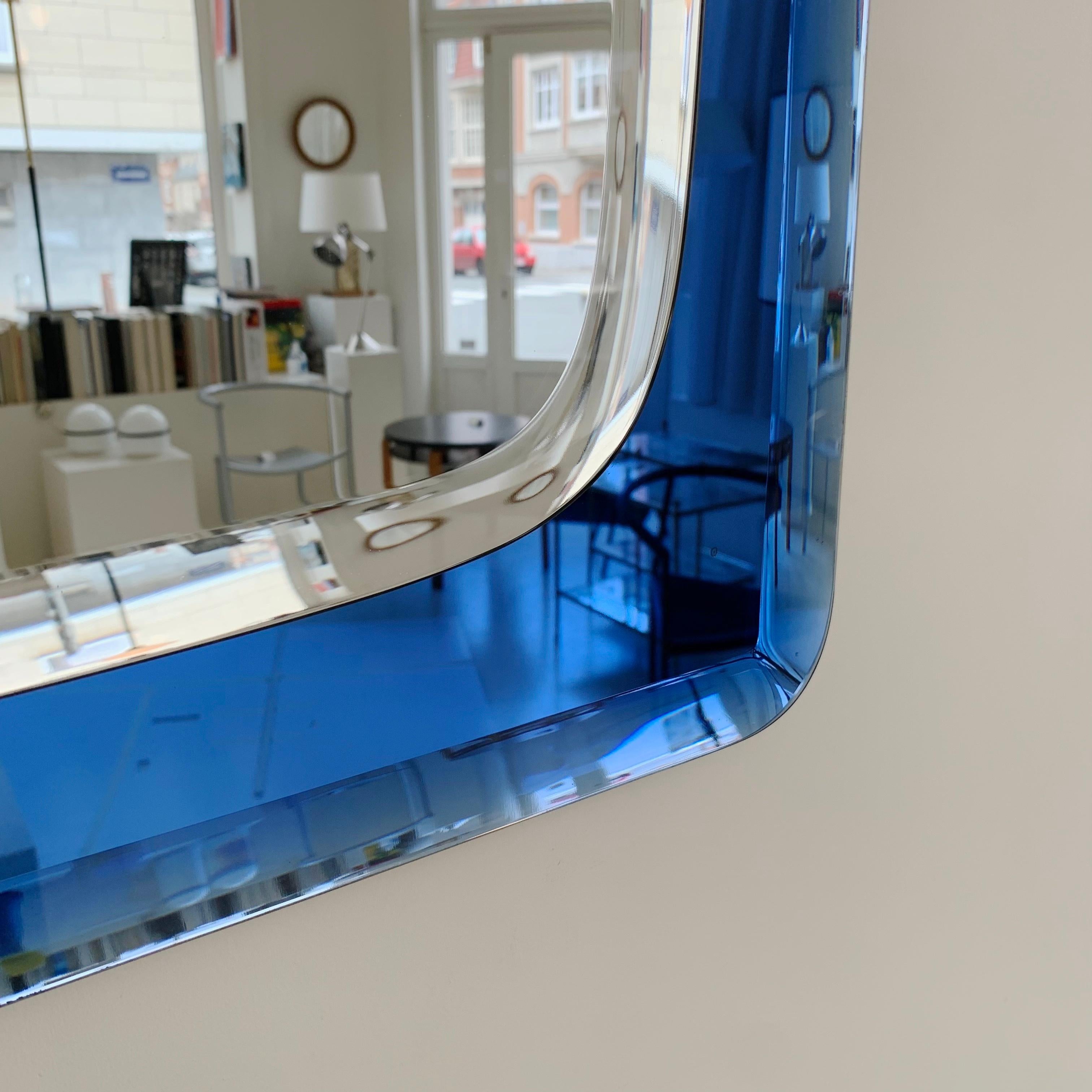 Miroir bleu cobalt par Cristal Arte, vers 1960, Italie en vente 3