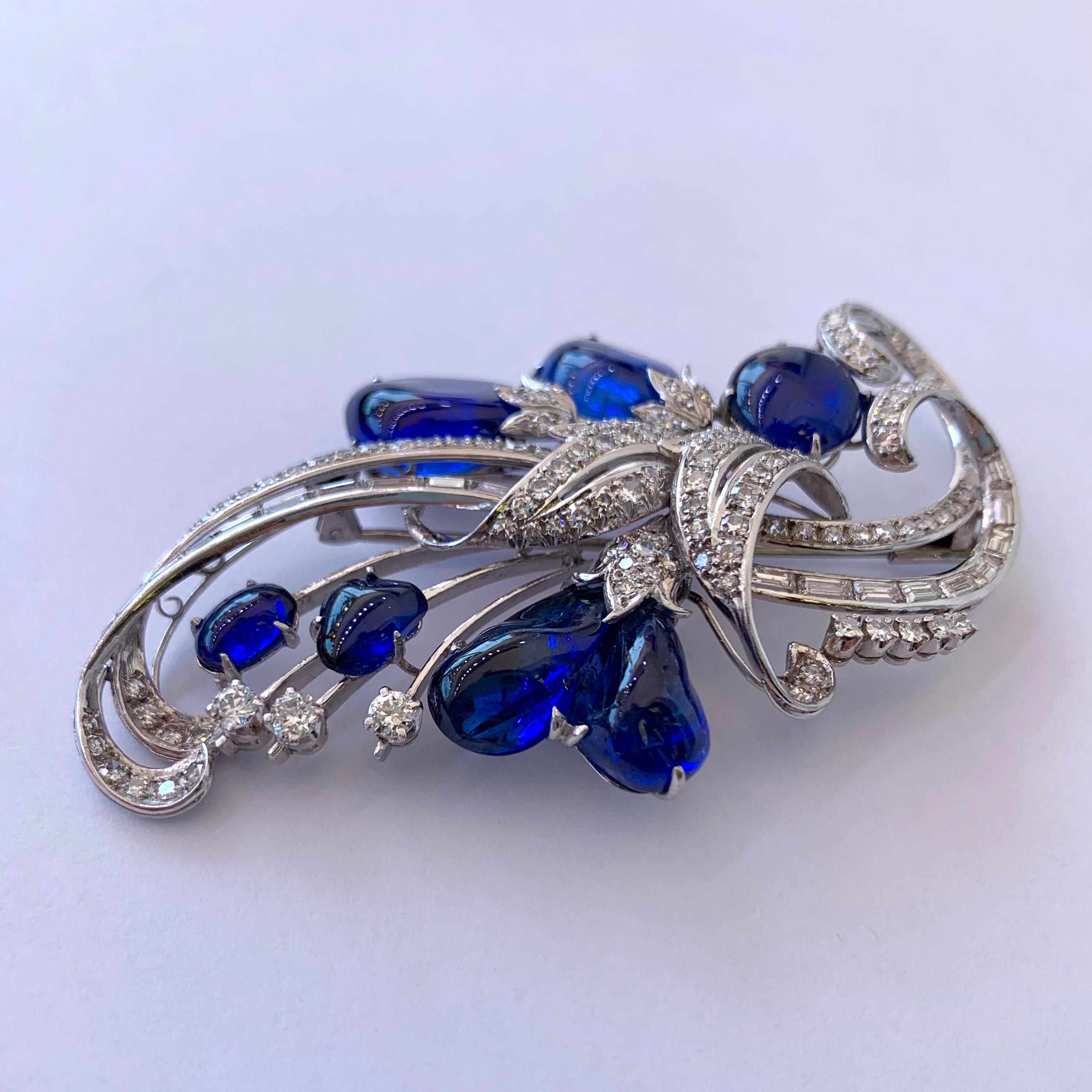 Vintage Vibrant Blue Sapphire and Diamond Platinum Brooch In Good Condition For Sale In Los Angeles, CA