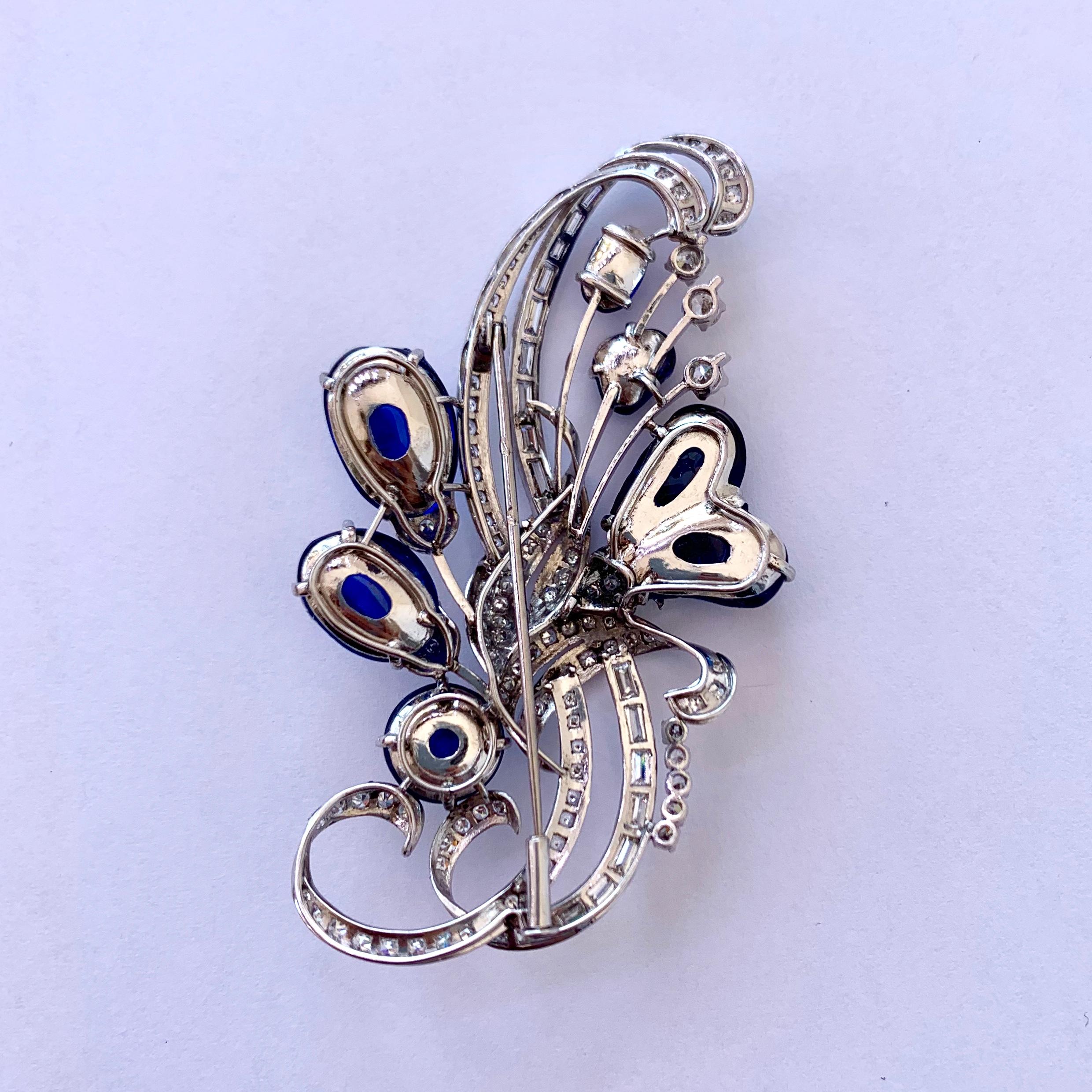 Vintage Vibrant Blue Sapphire and Diamond Platinum Brooch For Sale 2