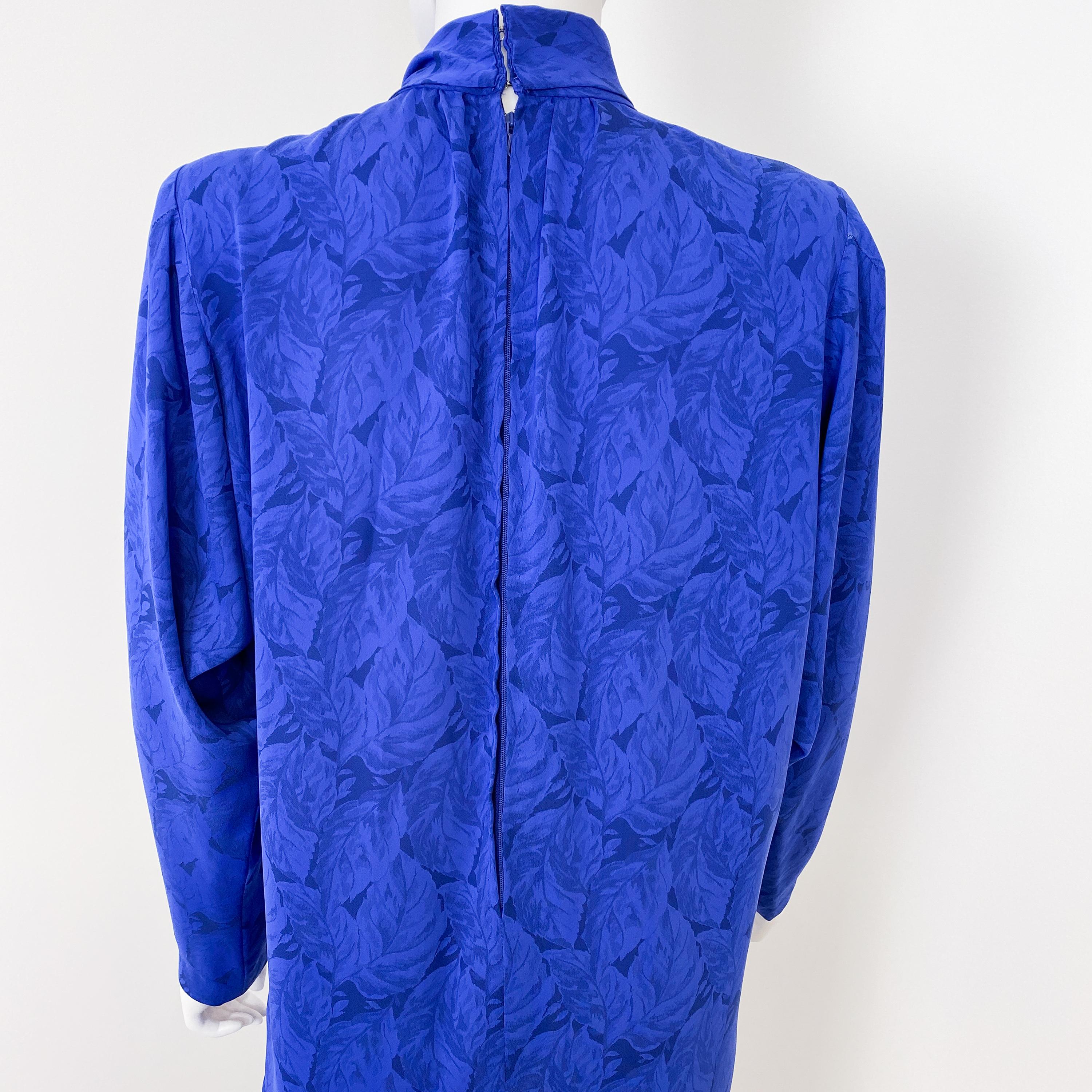 Robe de cocktail en soie bleu cobalt avec nœud papillon, taille 12, années 1980 en vente 5