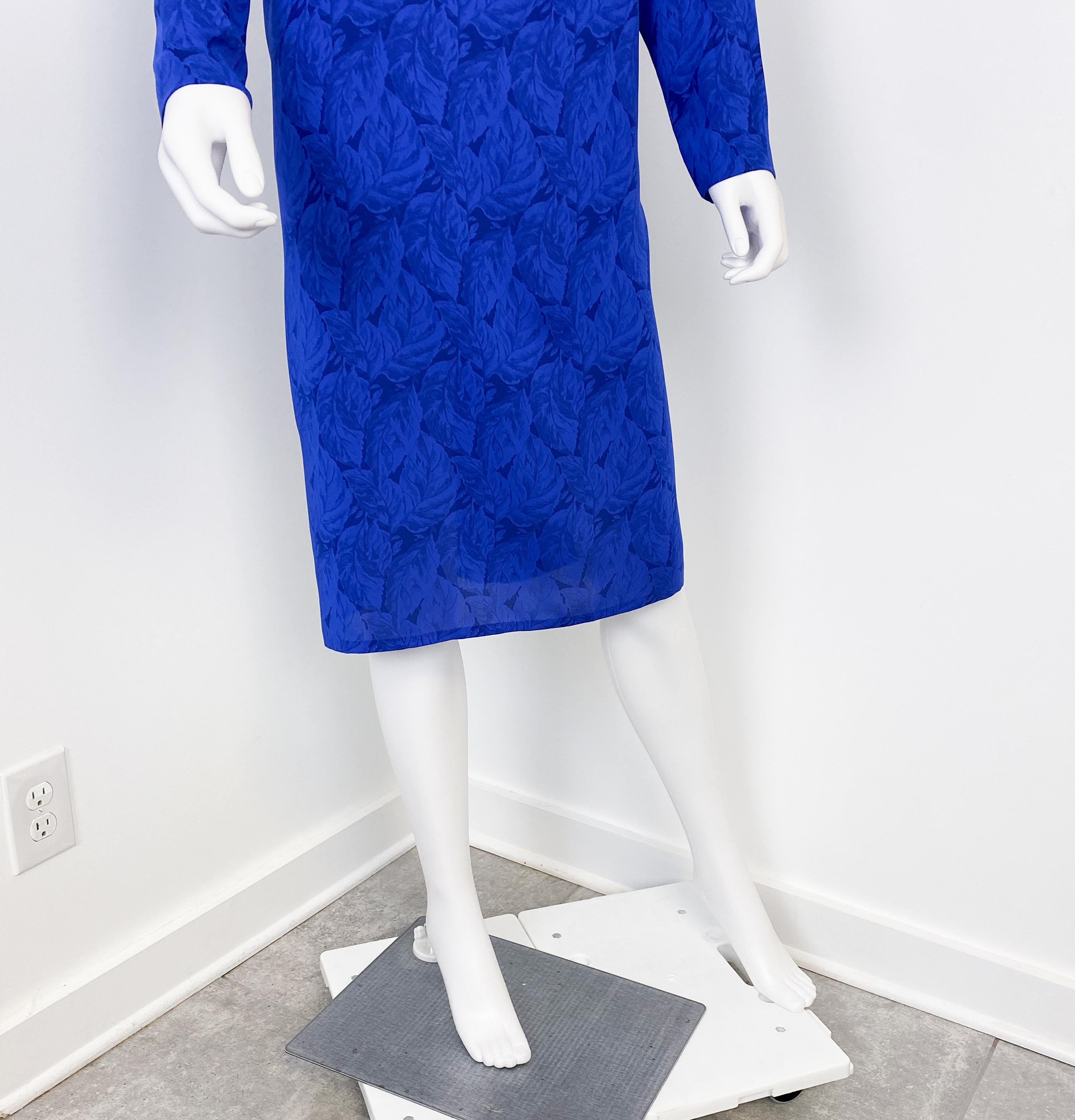 Robe de cocktail en soie bleu cobalt avec nœud papillon, taille 12, années 1980 en vente 3