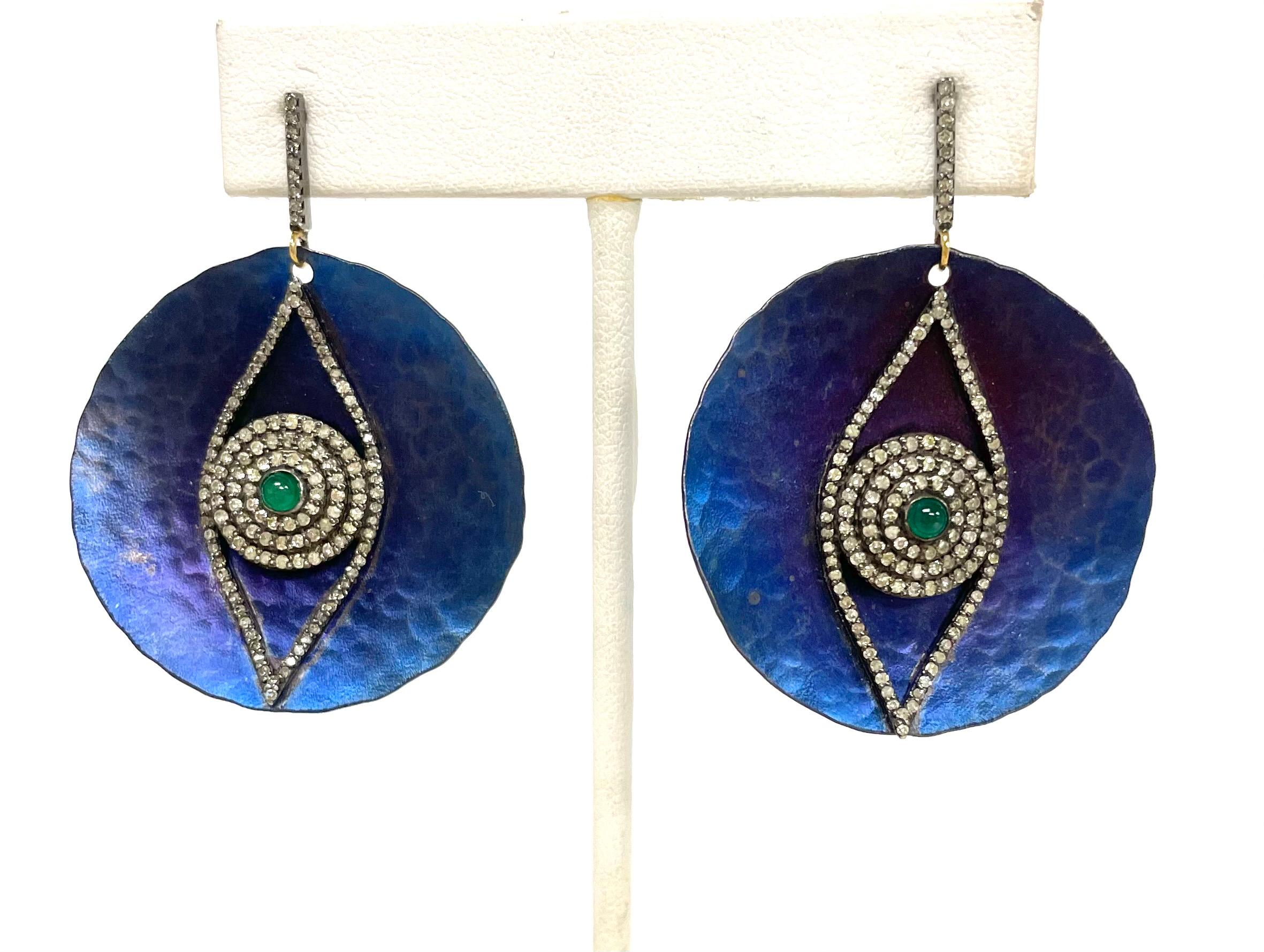  Cobalt Blue Titanium with Emeralds and Diamonds Earrings  For Sale 1