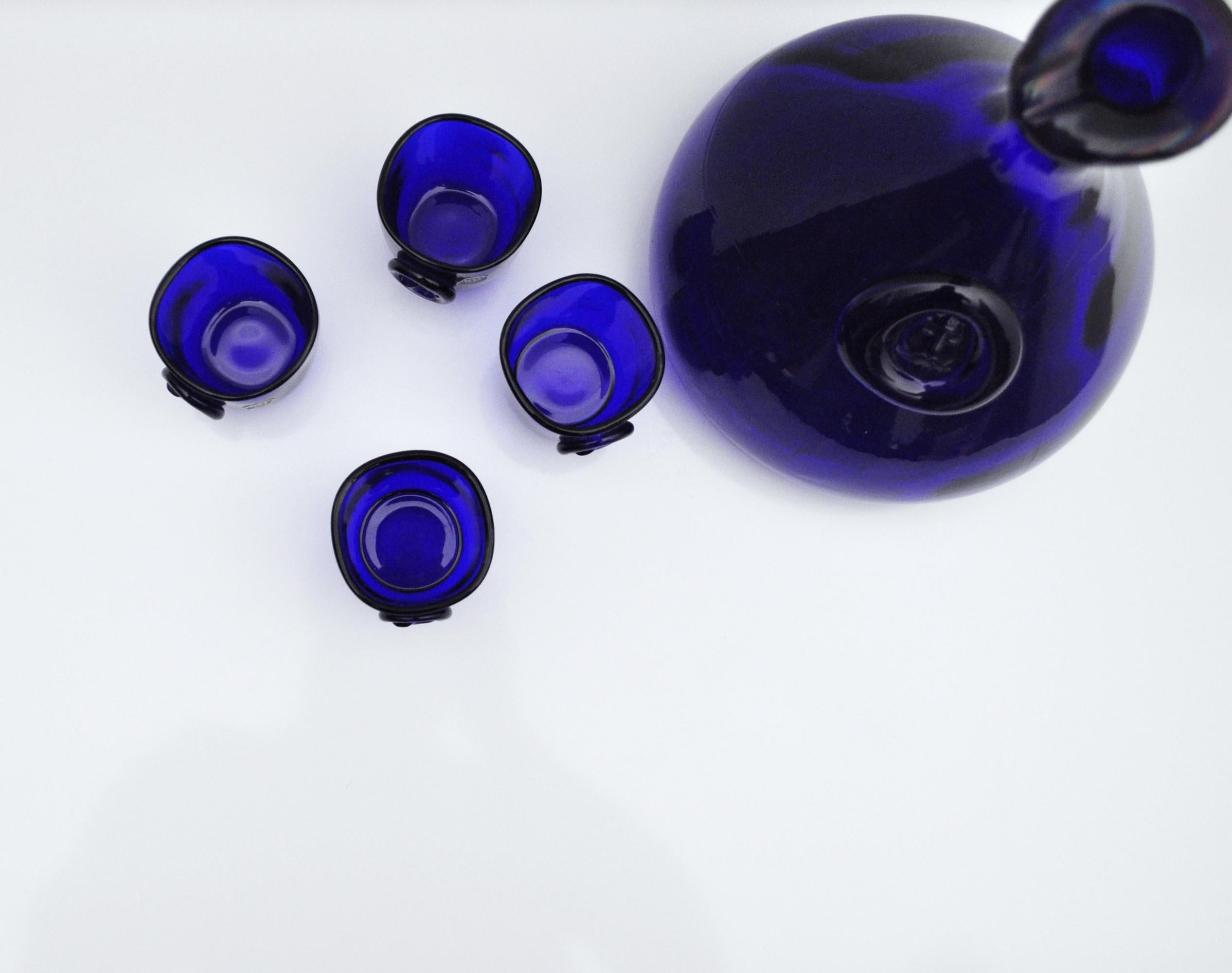 Cobalt Blue Viking Decanter and Cups, Ole Winther, Holmegaard Glasværk, 1962 For Sale 2