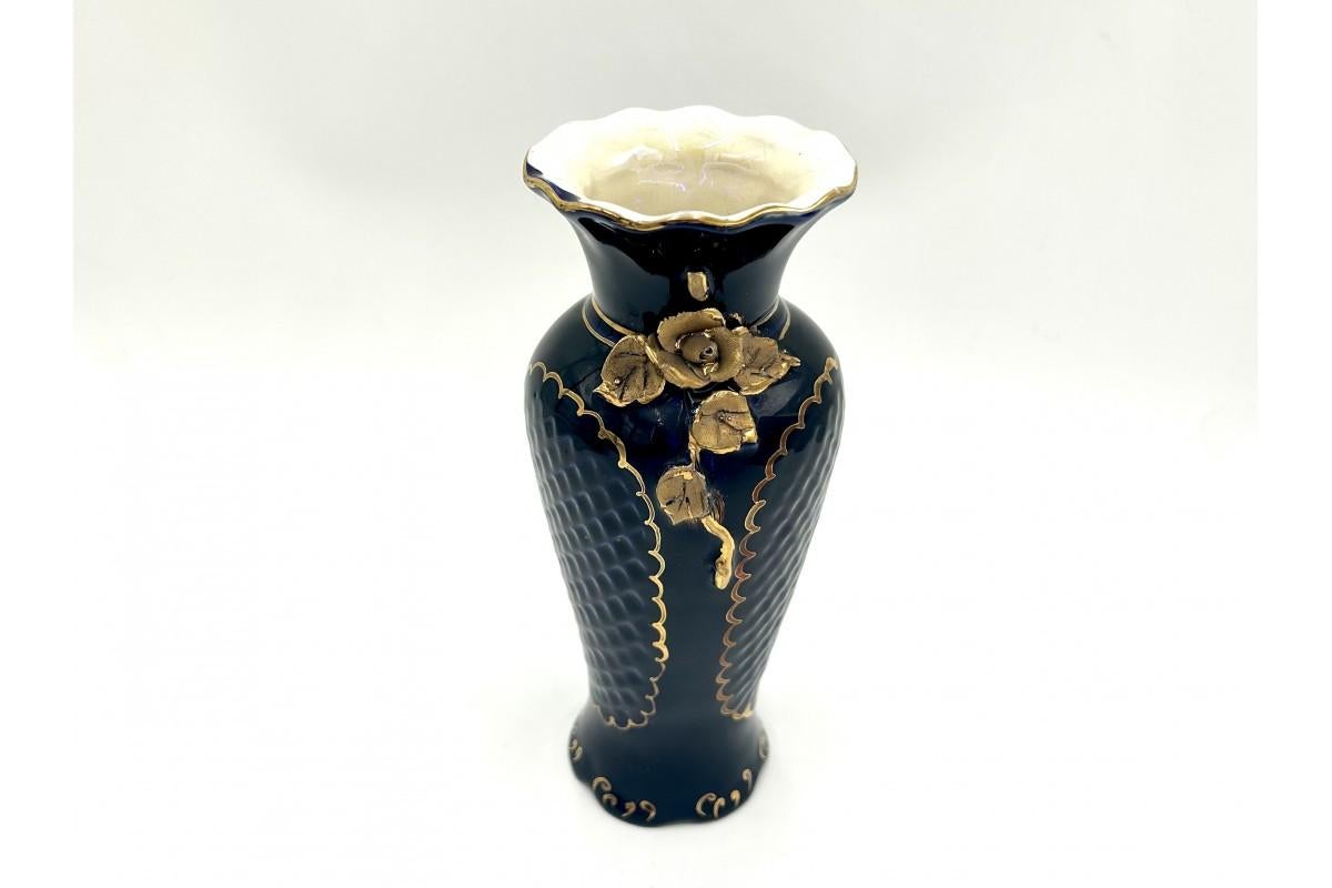Cobalt vintage vase

No signature

Very good condition, no damage

Measures: height 23 cm, diameter 9 cm.