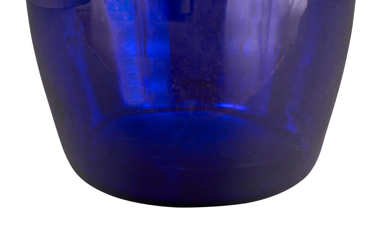 Cobalt Vase In Good Condition For Sale In Dallas, TX