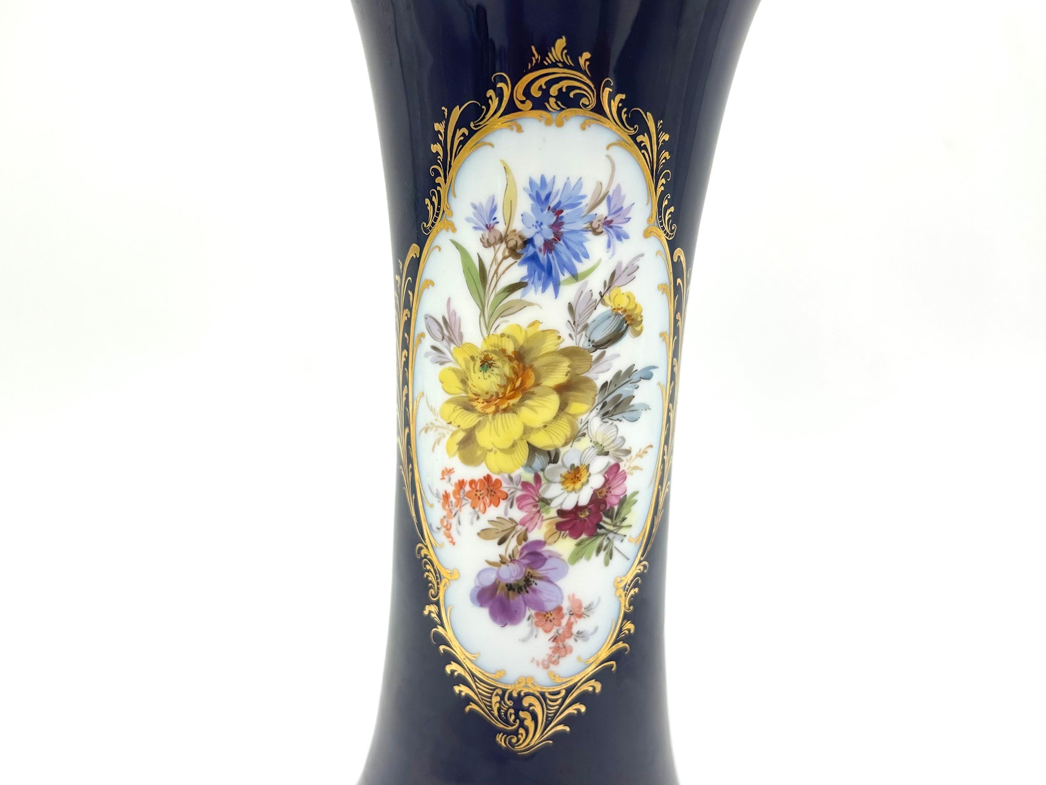 Cobalt Vase, Meissen, Germany, Mid-20th Century In Good Condition In Chorzów, PL