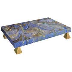 Table basse avec plateau en scagliola bleu  Pieds en laiton à couvercle fabriqués à la main en Italie par Cupioli