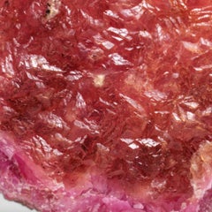 Calcite cobaltoana dalla miniera di Agoudal, montagne dell'Anti-Atlante, Ouarzazate, Marocco