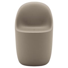 Silla Cobble de polietileno reciclable Ottawa de Elisa Giovannoni