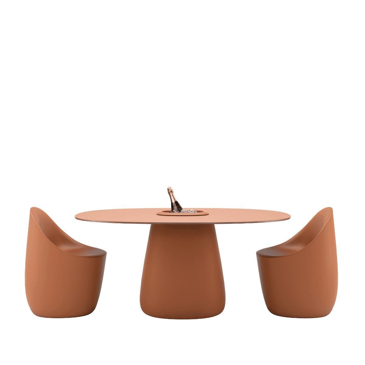 Table Cobble 160 cm HPL en polyéthylène recyclable terre cuite Neuf - En vente à Brooklyn, NY