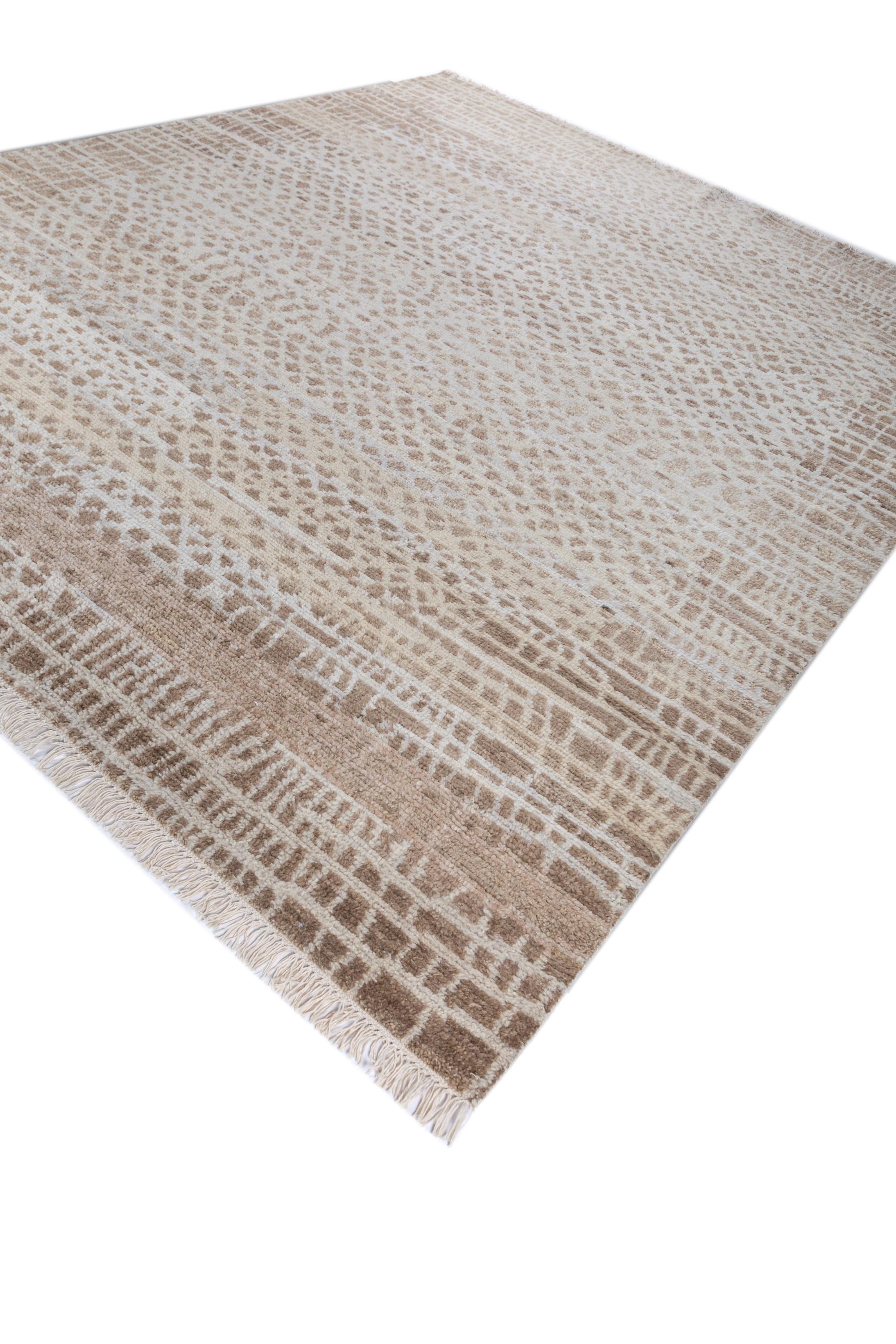 Modern Cobblestone Whispers White & Light Peach 240X300 cm Handknotted Rug For Sale