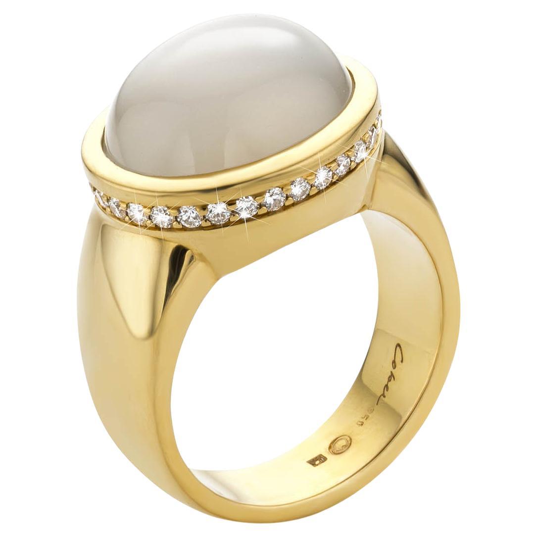 For Sale:  Cober 18 Carat Yellow Gold with Moonstone and 31 Brilliant-cut Diamonds Ring