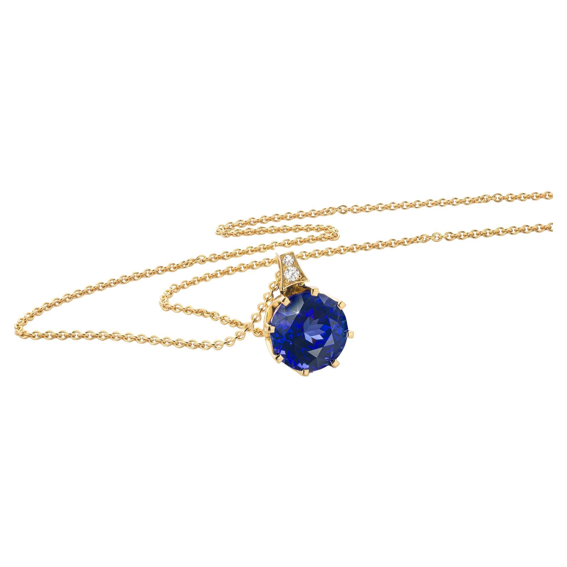 Cober “African dream”with 15.56 ct. Tanzanite and 2 Diamonds YellowGold Pendant  For Sale