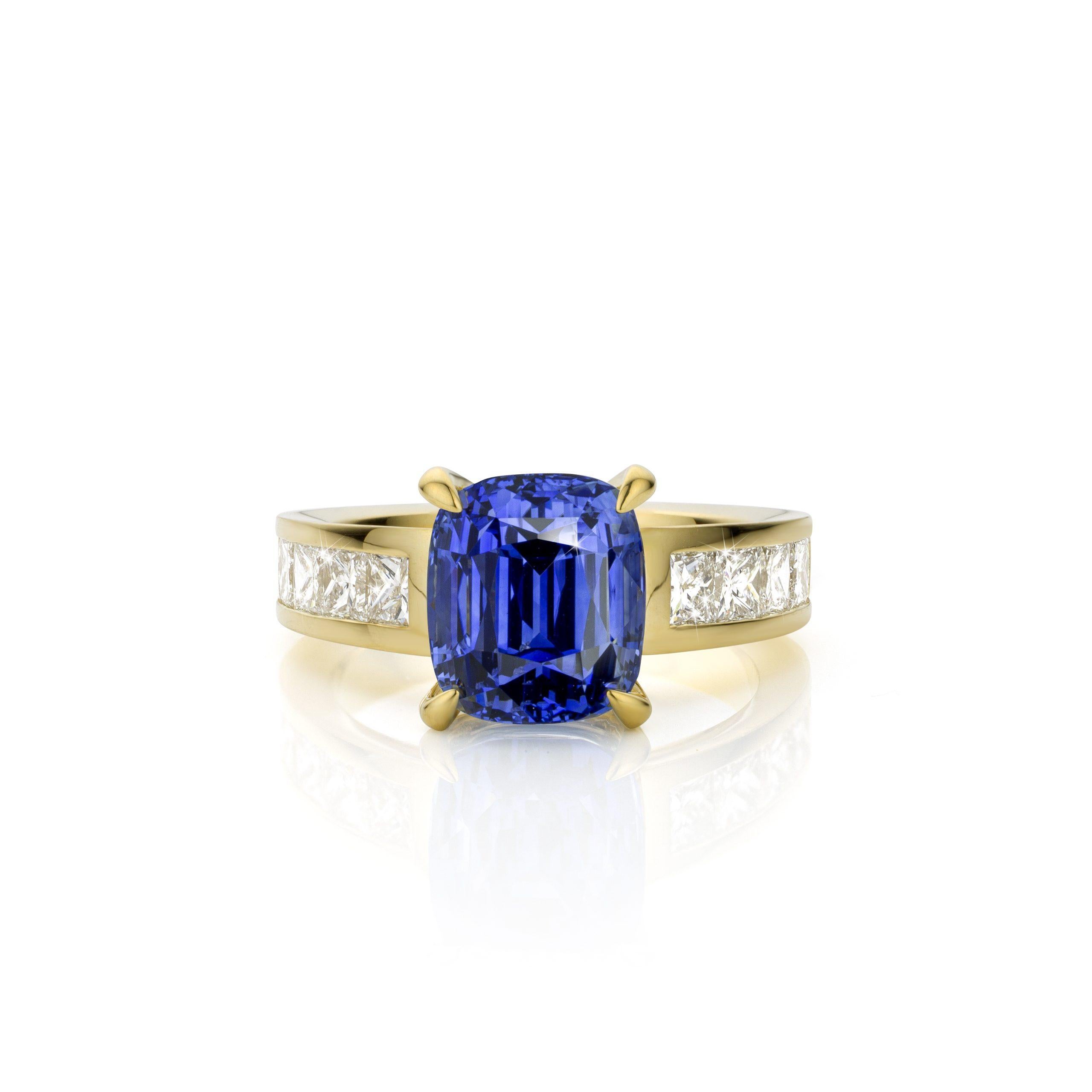 For Sale:  Cober “Beautiful blue” with 6.07 Carat Sapphire and Diamonds Yellow Gold Ring  4