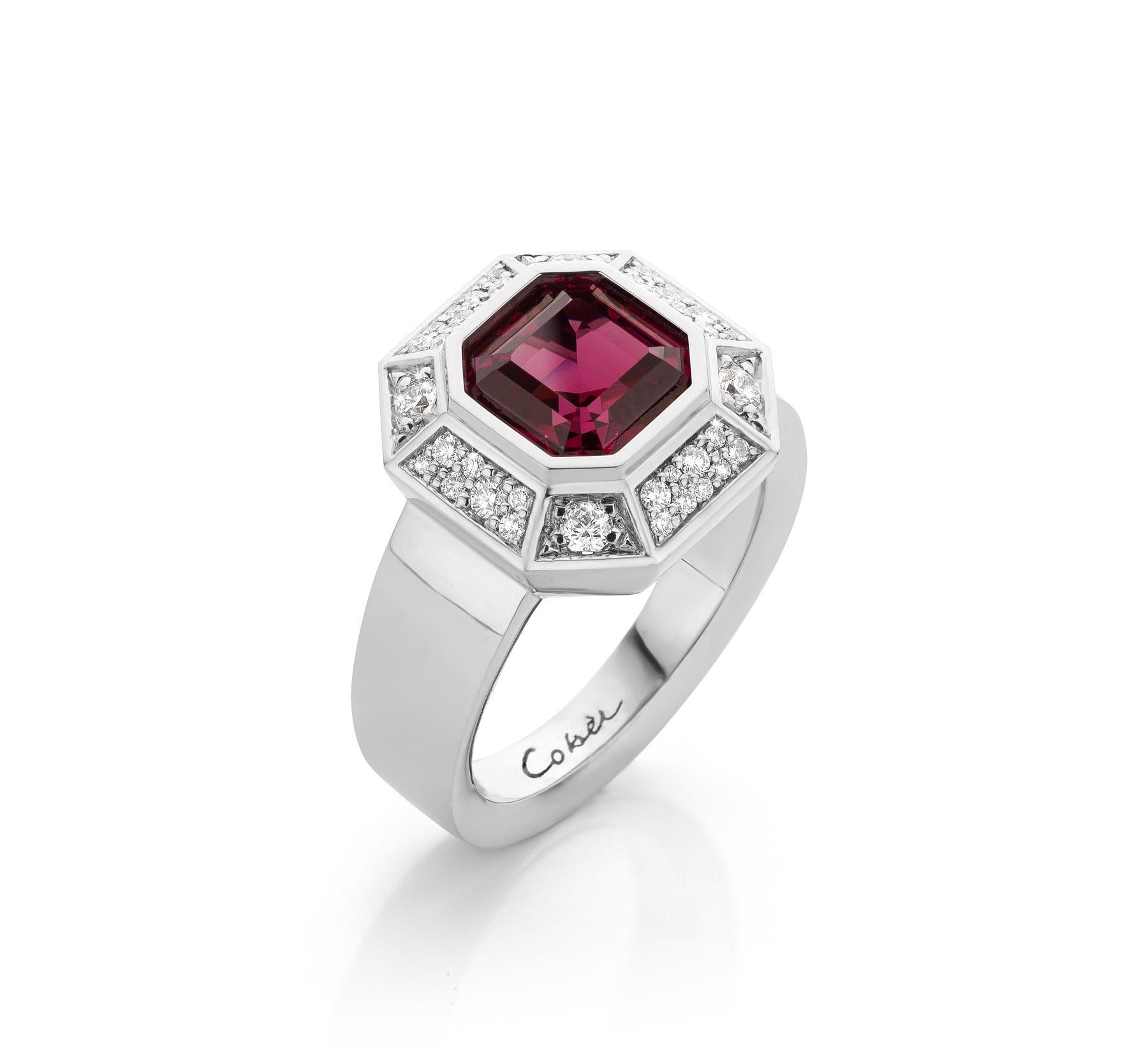 Women's Cober “Catharina” 18K white gold ring with a Asscher-cut Garnet and 30 Diamonds For Sale