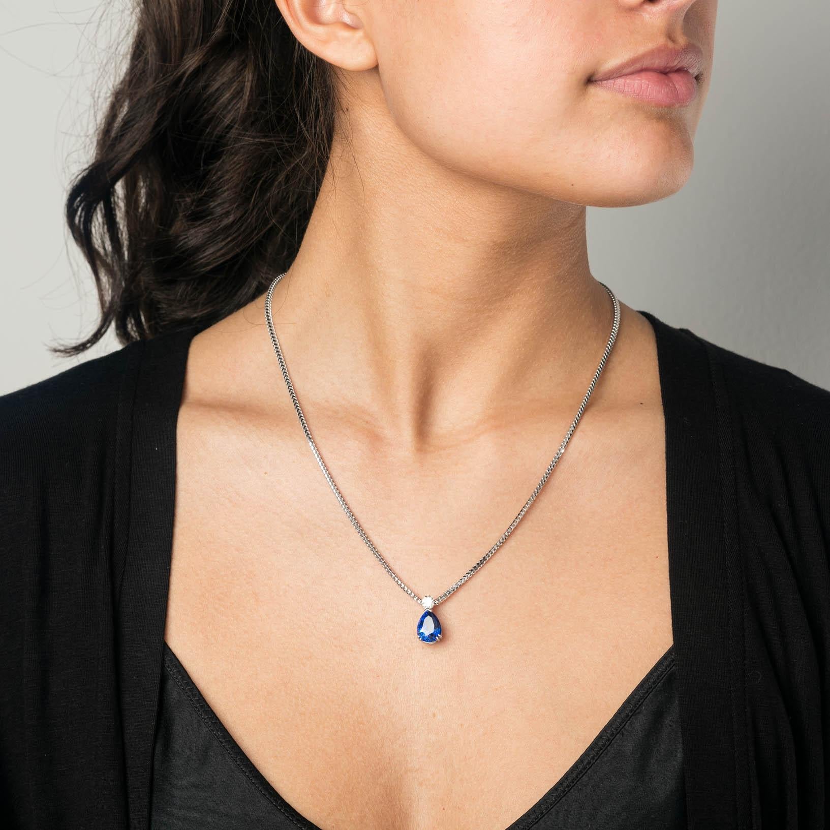This is a 18 Carat white gold pendant, set with an impressive 6,59 Carat pear-cut Ceylon Sapphire. On top of the sapphire is a 0,36 ct. Brilliant-cut Diamond.
Cober designs exclusive wedding rings, jewels and watches, all of them made by hand.
“The