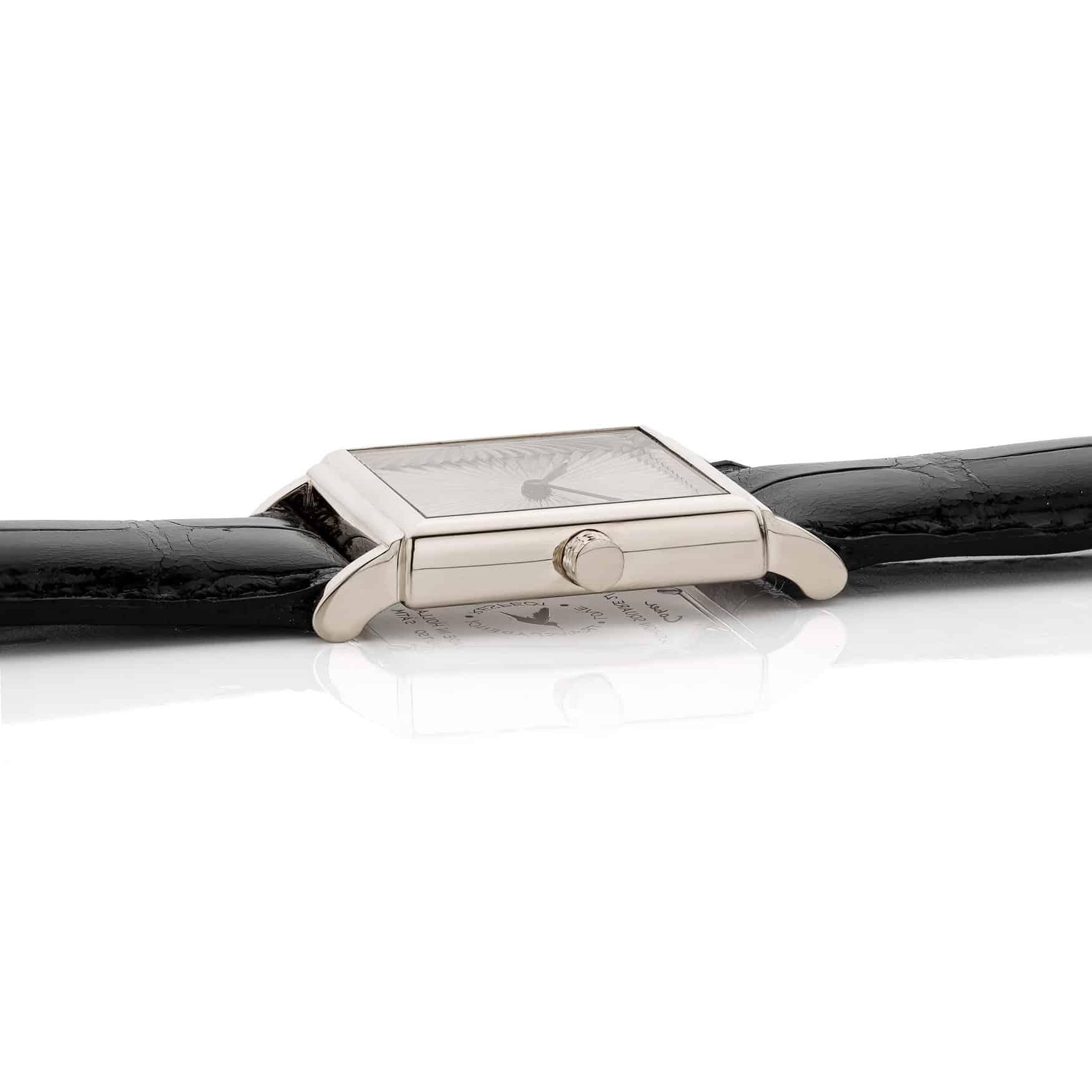 Montre-bracelet carrée Cober Cushion pour femme en or blanc avec verre saphir Neuf - En vente à OSS, NH