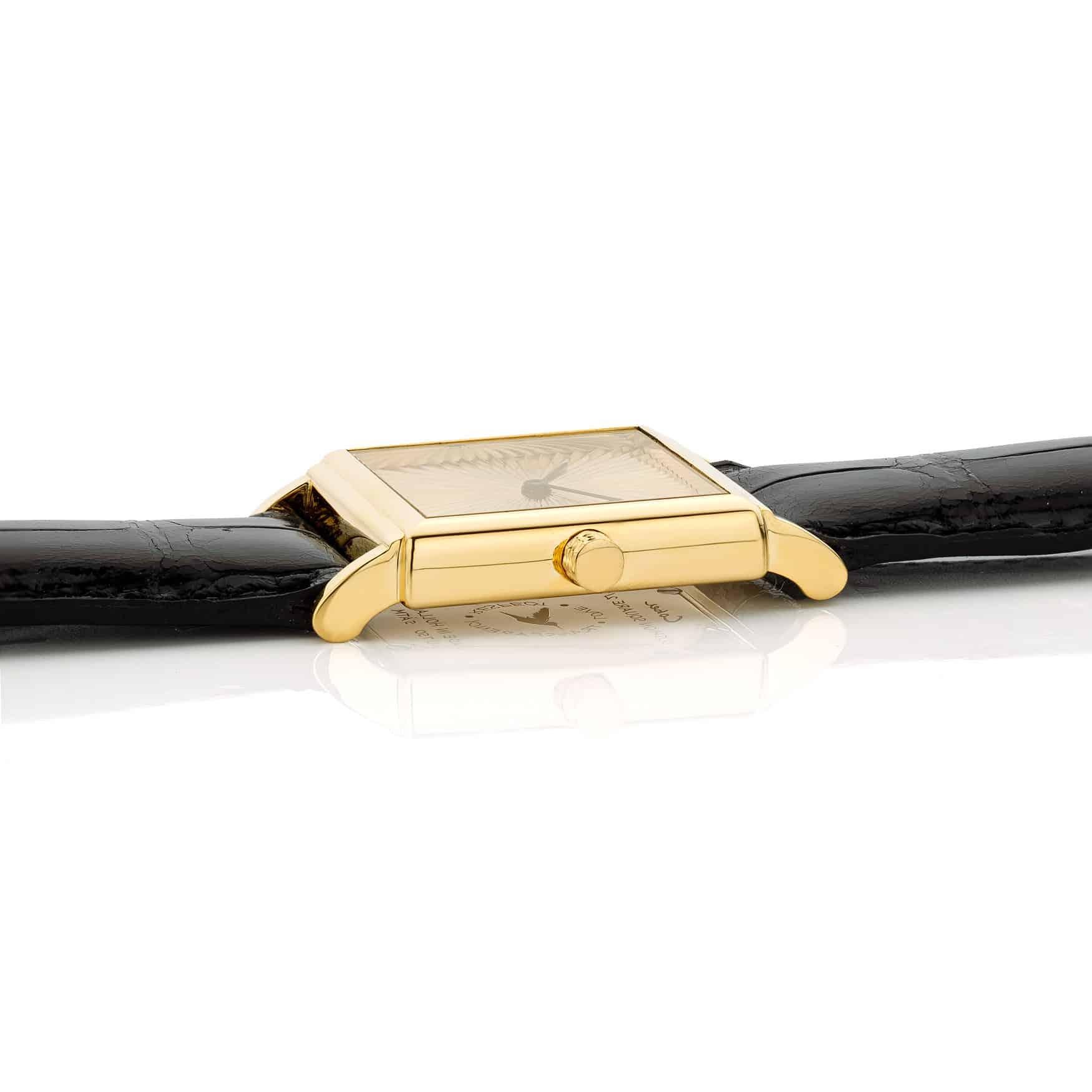 Montre-bracelet carrée Cober Cushion en or jaune avec verre saphir pour femmes Pour femmes en vente