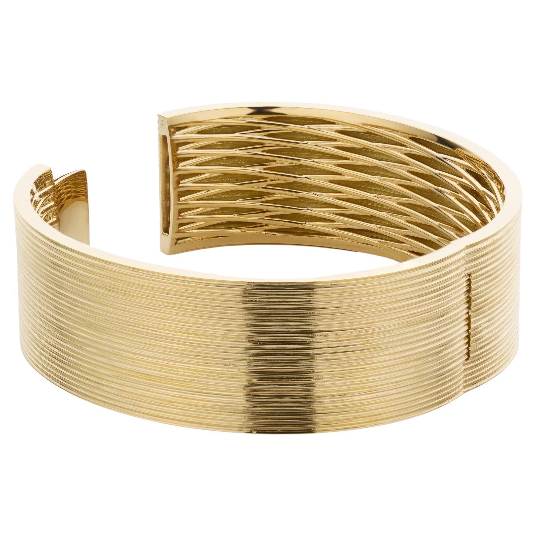 Cober forever-closed Fine Lines Bracelet de largeur en or jaune 18 carats en vente