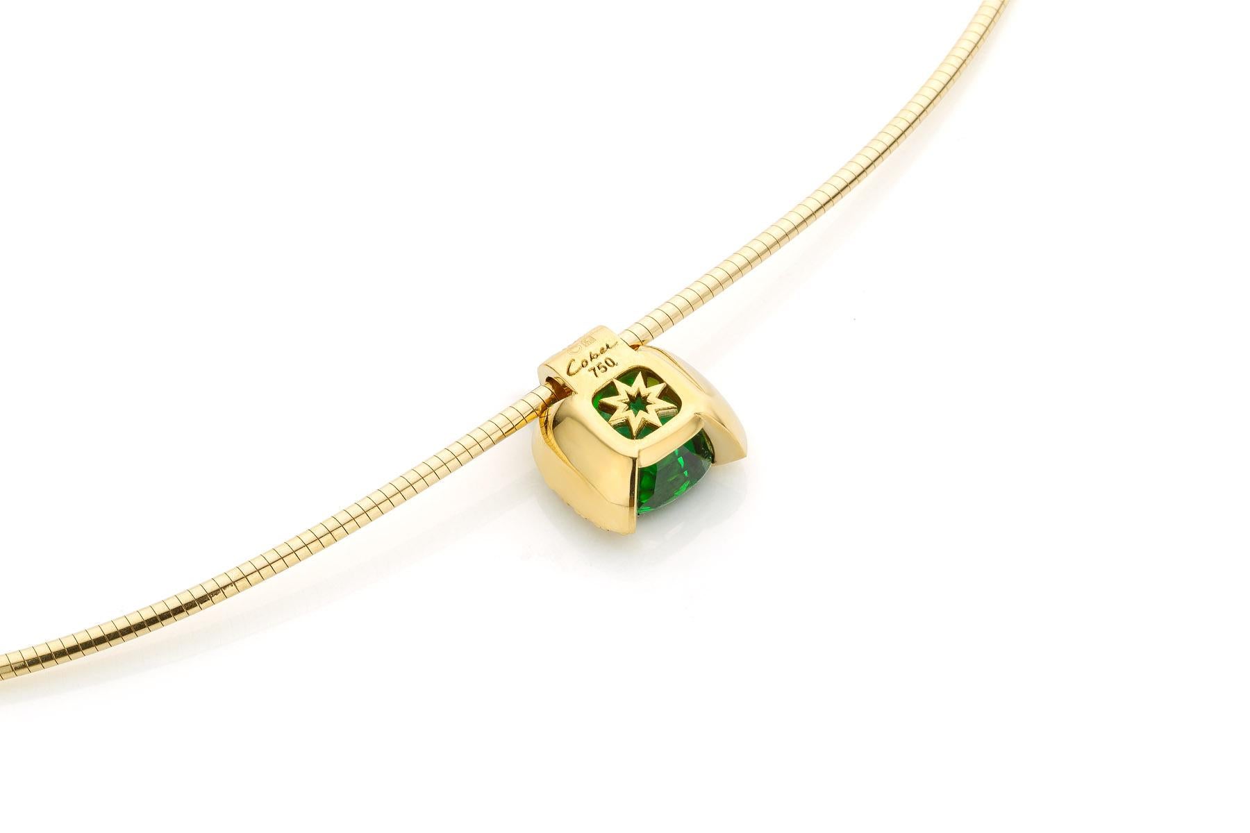 Brilliant Cut Cober Green Tourmaline with 16 Diamonds of 0.16 Carat total Yellow Gold Pendant For Sale