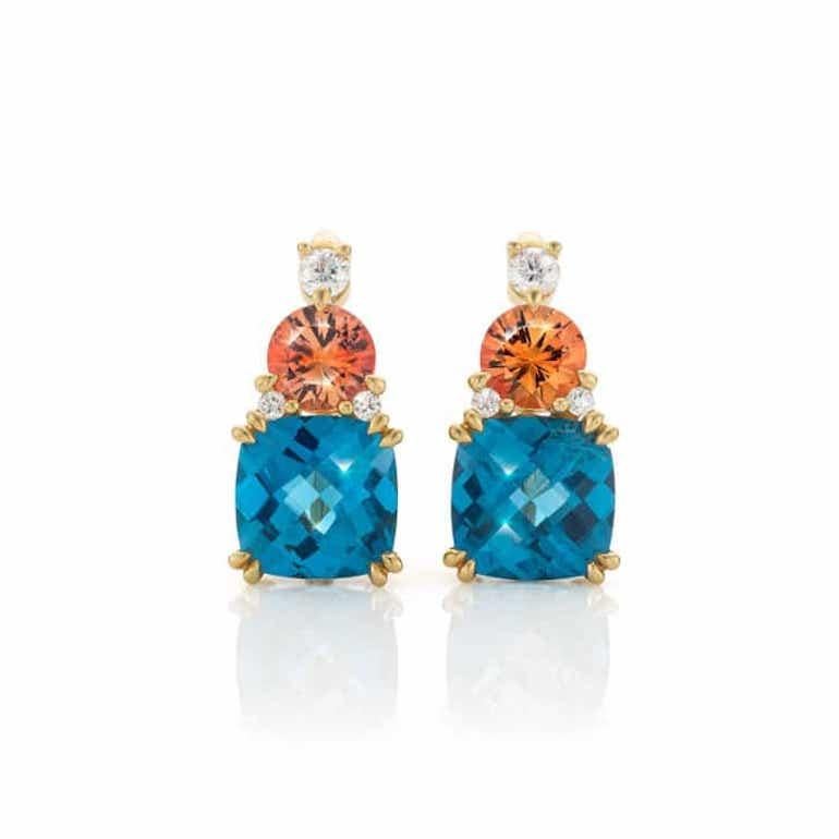 Taille brillant Boucles d'oreilles en or jaune 18 carats faites à la main avec topaze, saphir et diamants de 3,6 carats en vente