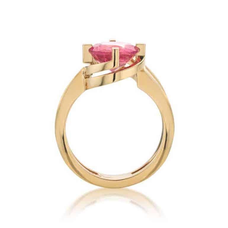 Oval Cut Cober handmade  with Tourmaline of 2.5 ct Yellow Gold fashion Ring Available Now For Sale