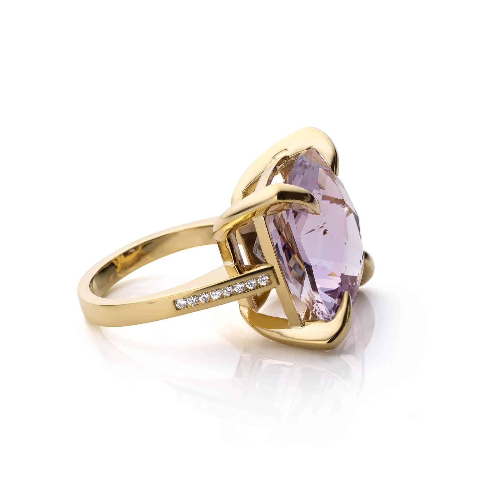 For Sale:  Cober Jewellery “Purple unique sparkling Amethist” of 13.3 Carat YellowGold Ring 3