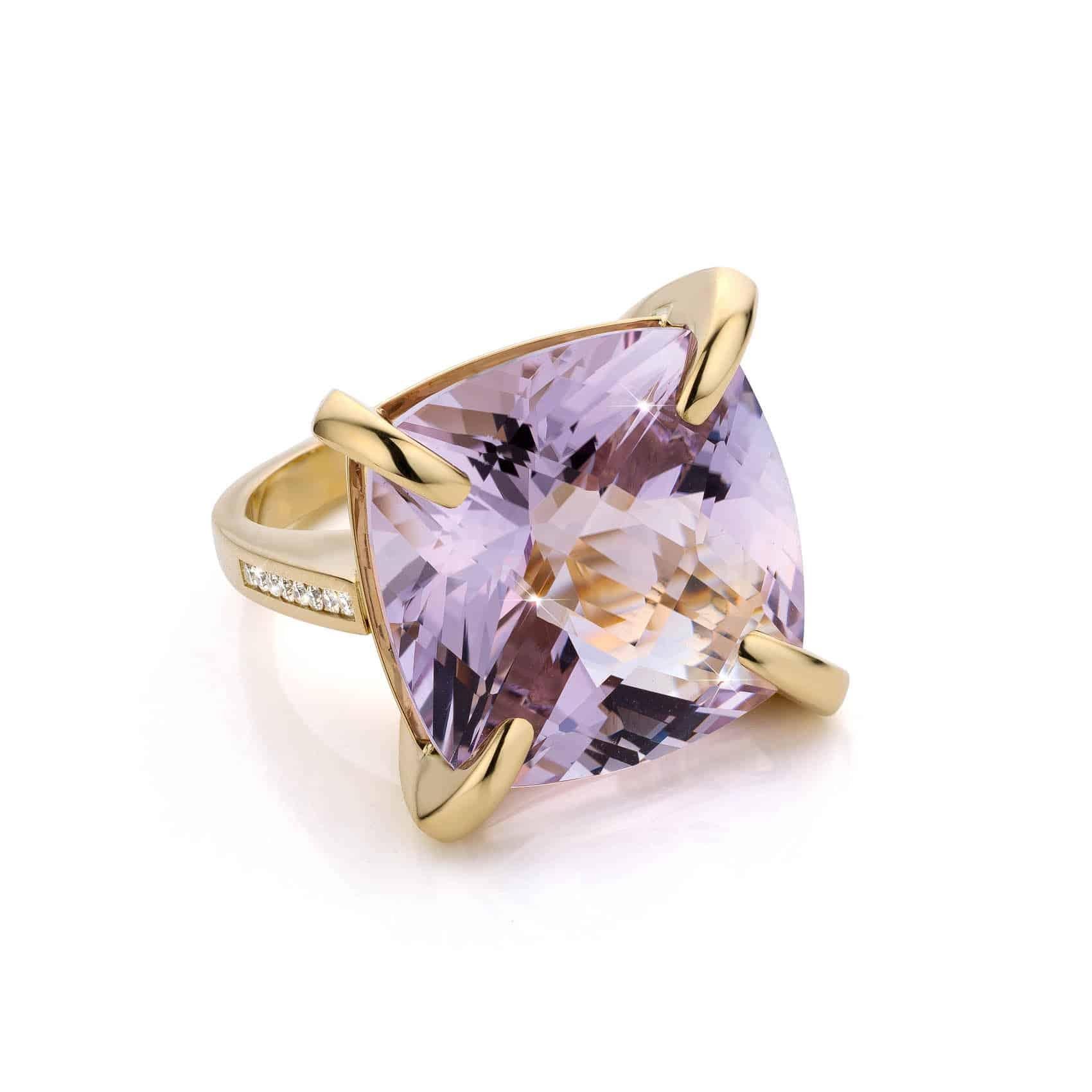 For Sale:  Cober Jewellery “Purple unique sparkling Amethist” of 13.3 Carat YellowGold Ring 4