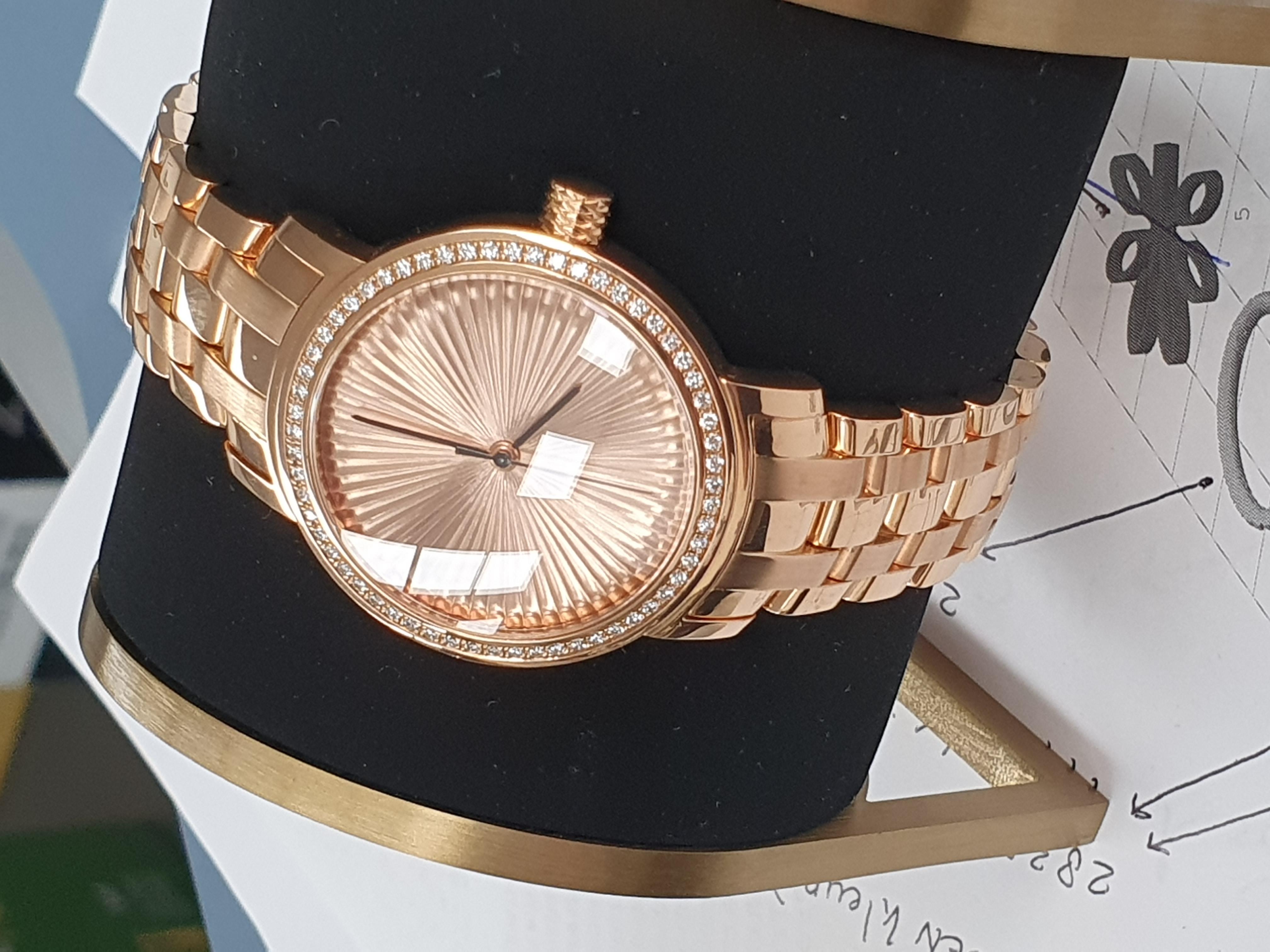 Cober “N°2” Ladies automatic Yellow Gold with 60 Diamonds Wristwatch handmade  In New Condition For Sale In OSS, NH