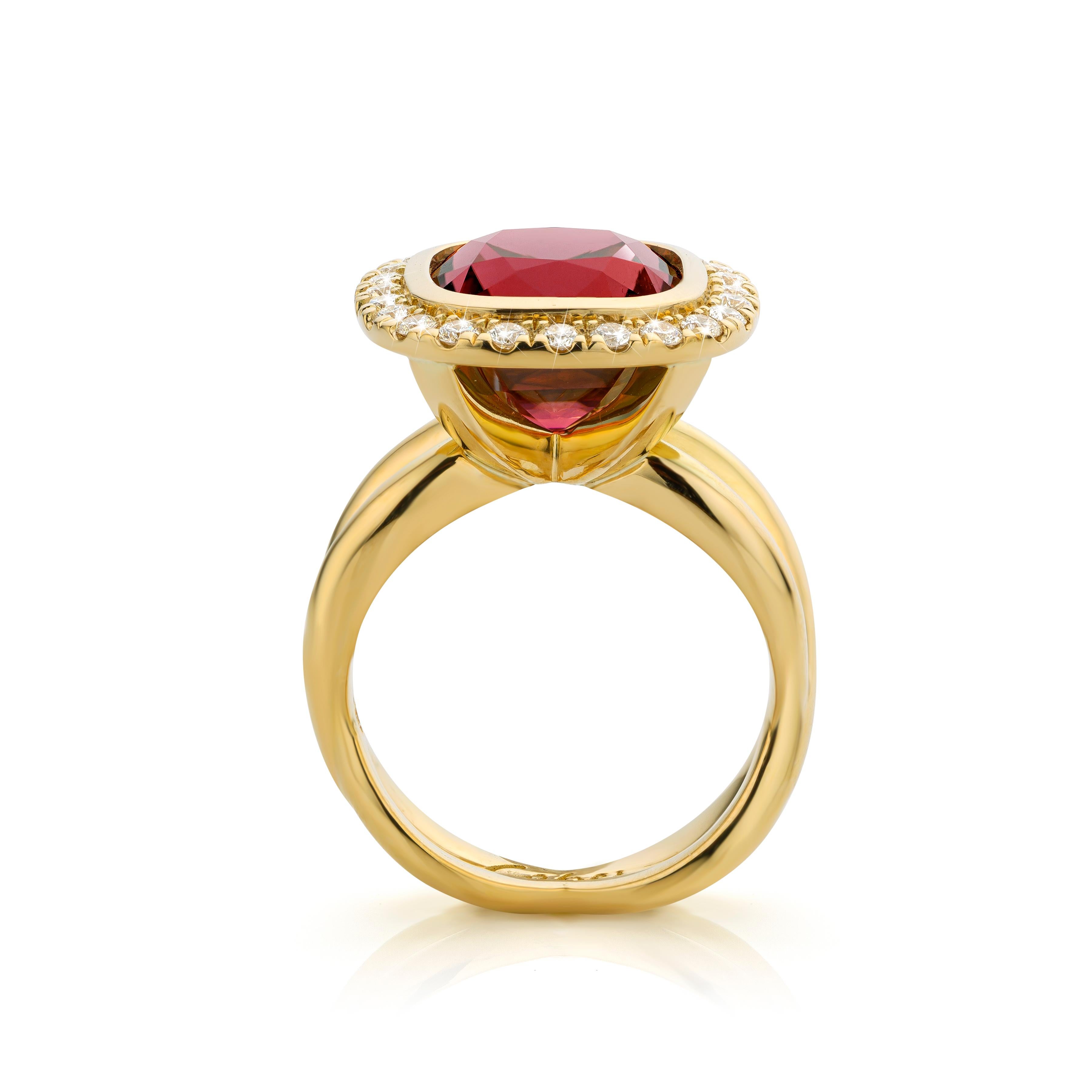 Women's Cober “Playful Pink” with a deep pink Tourmaline and 24 Diamonds YellowGold Ring For Sale