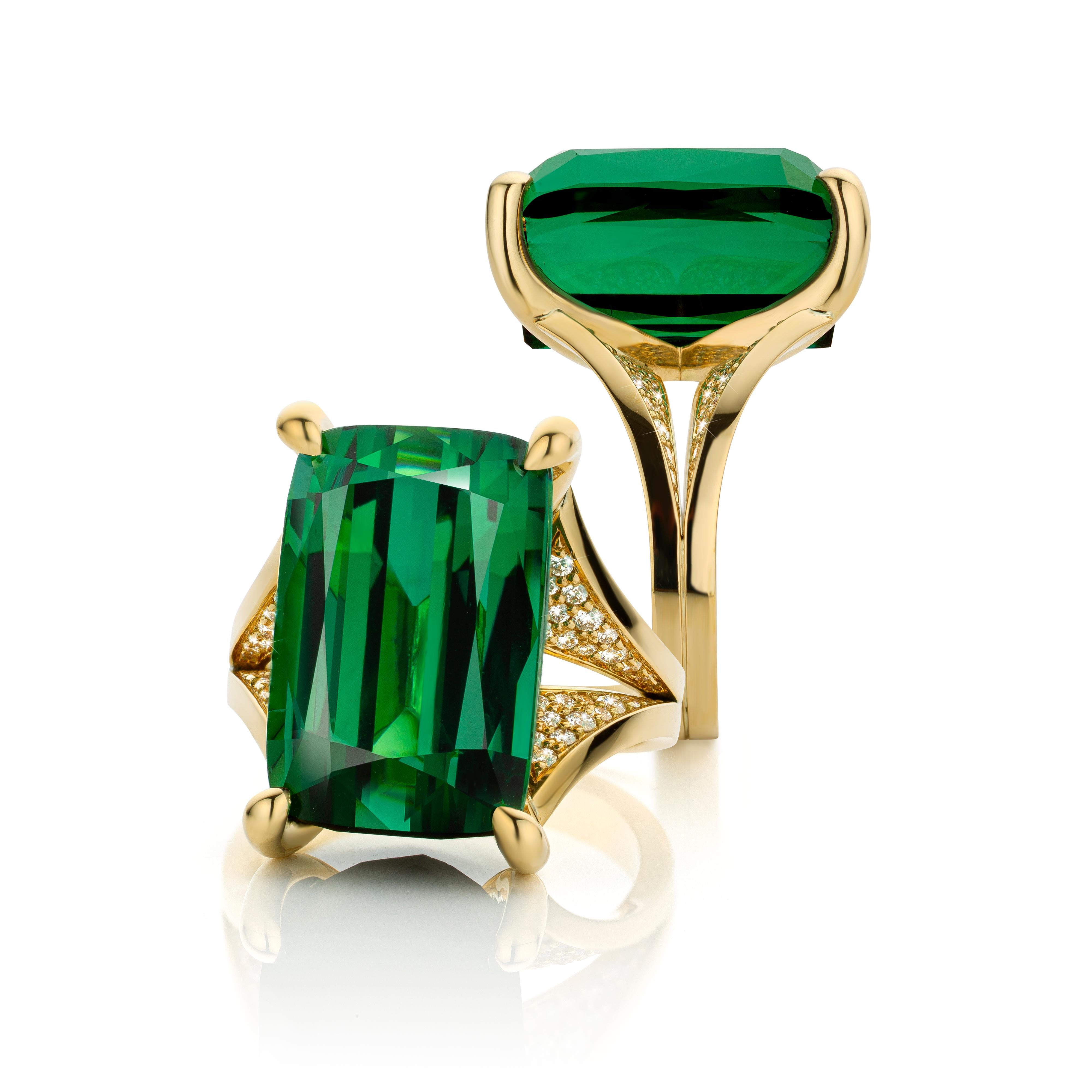 Cober Atemberaubendes Grün mit 8,09 Karat Turmalin und 56 Diamanten Mode-Ring (Brillantschliff) im Angebot