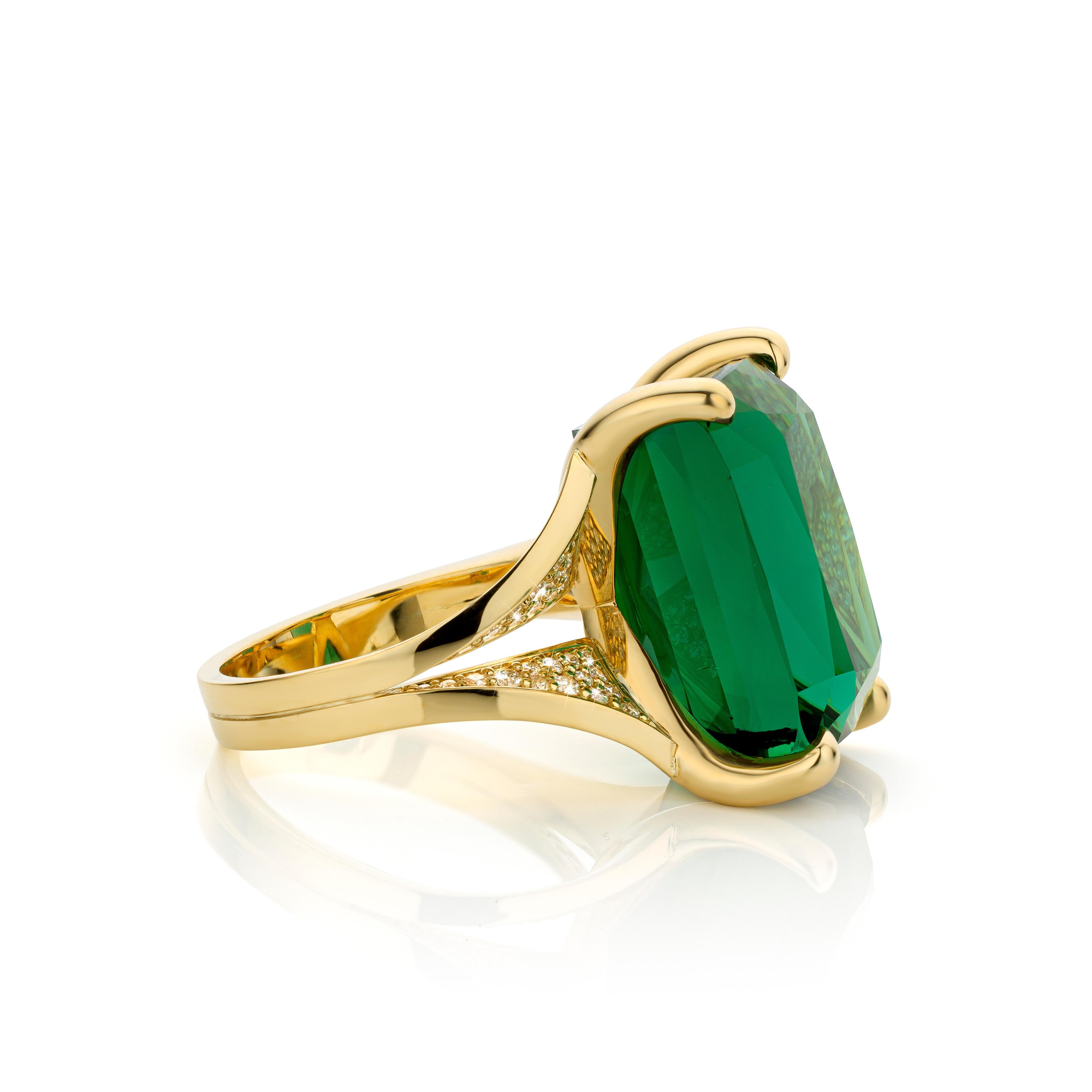 Cober Atemberaubendes Grün mit 8,09 Karat Turmalin und 56 Diamanten Mode-Ring (Zeitgenössisch) im Angebot