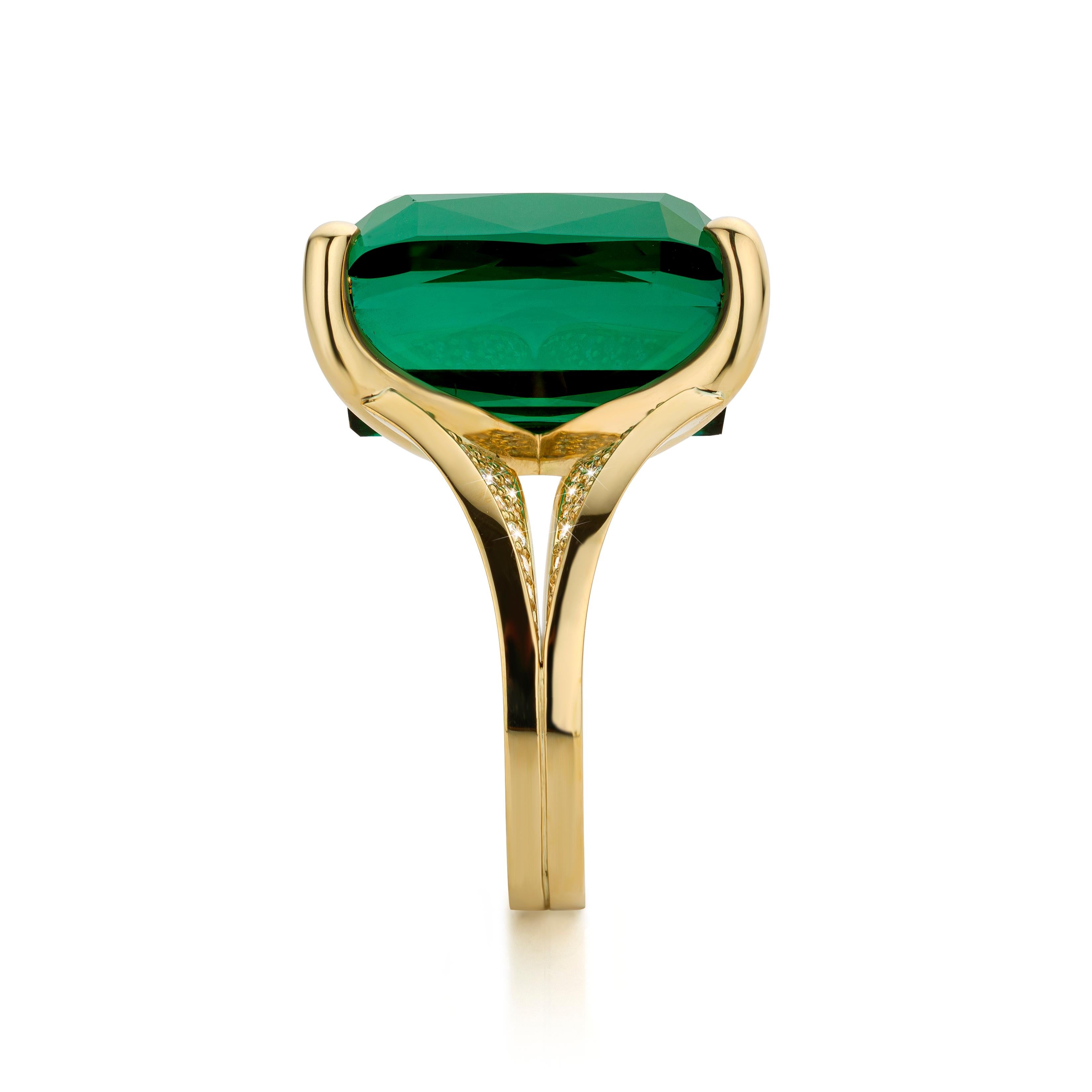 Brilliant Cut Cober “Stunning Green” with a 8.09 Carat Tourmaline and 56 Diamonds Fashion Ring For Sale