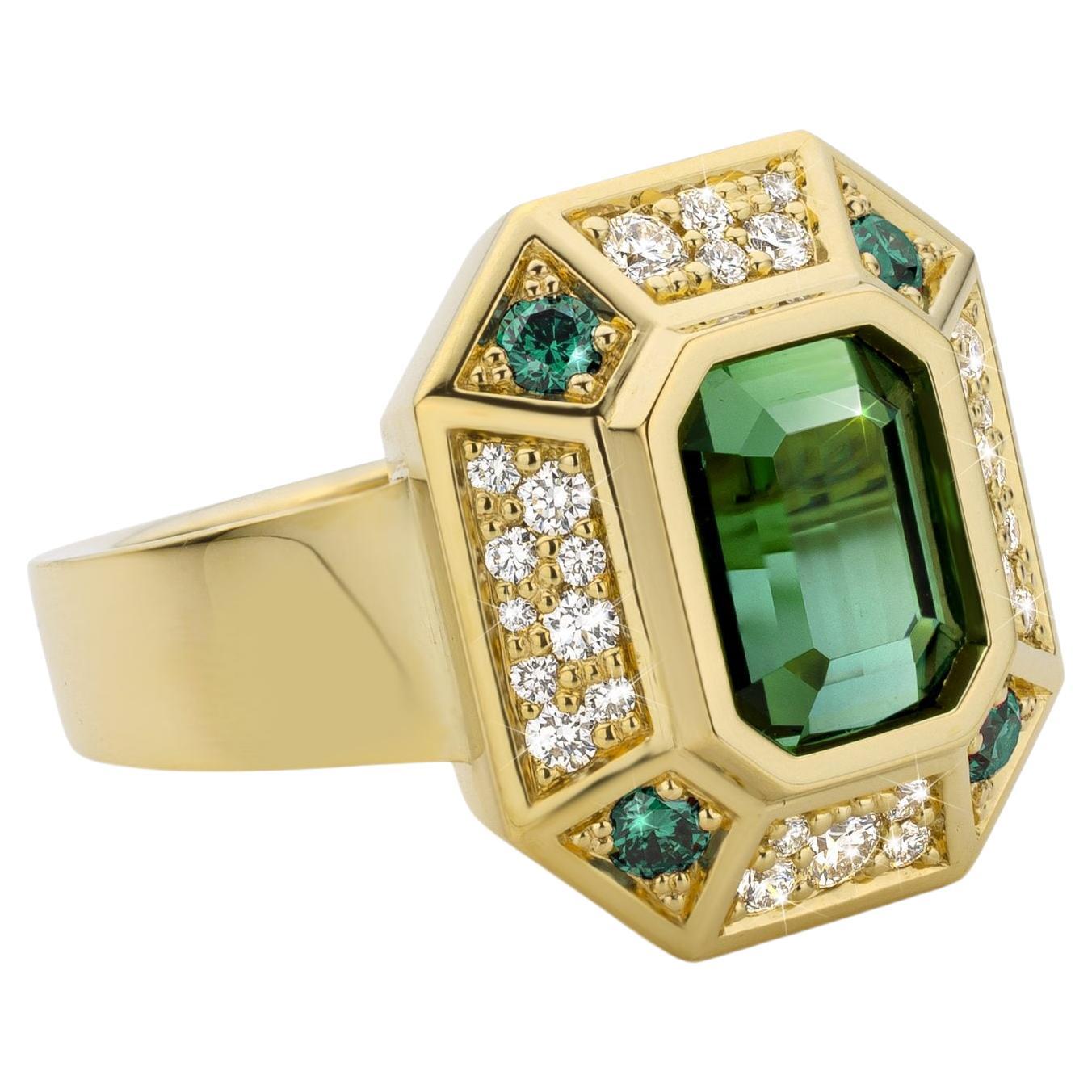 For Sale:  Cober 2.61 Carat green Tourmaline with Diamonds Yellow Gold Cocktailring