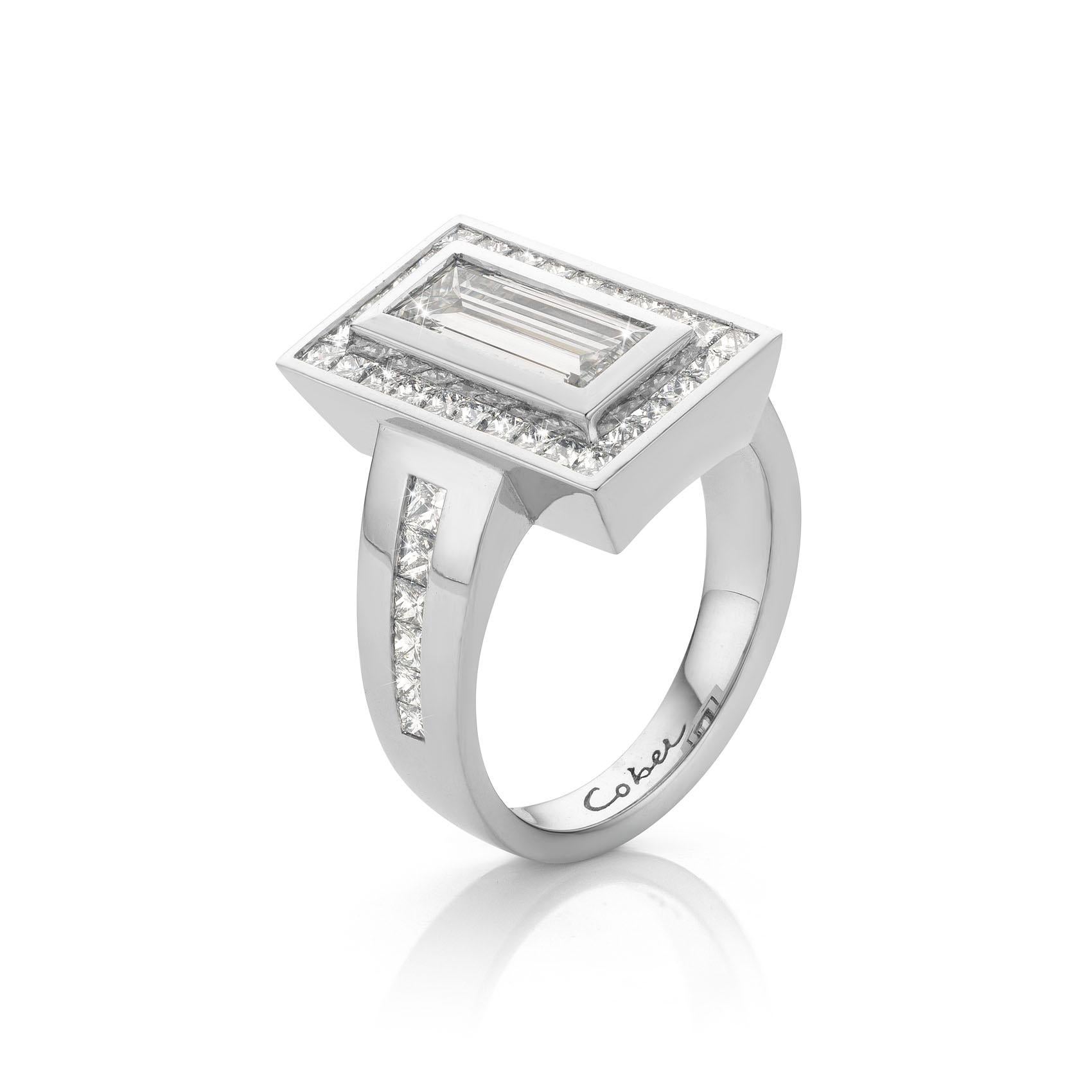 Contemporary Cober set with baguette-cut Diamond of 1.28 Carat and Diamonds White Gold Ring  For Sale