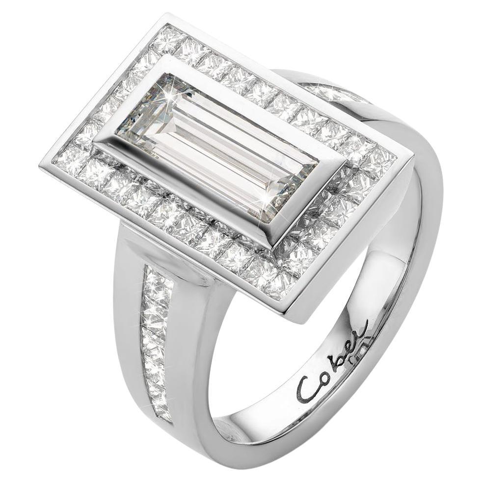 Cober set with baguette-cut Diamond of 1.28 Carat and Diamonds White Gold Ring  For Sale