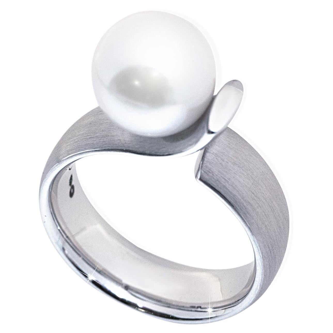 Cober “Tickling Curl” White gold with freshwater Pearl 0f 10 mm White Gold Ring For Sale
