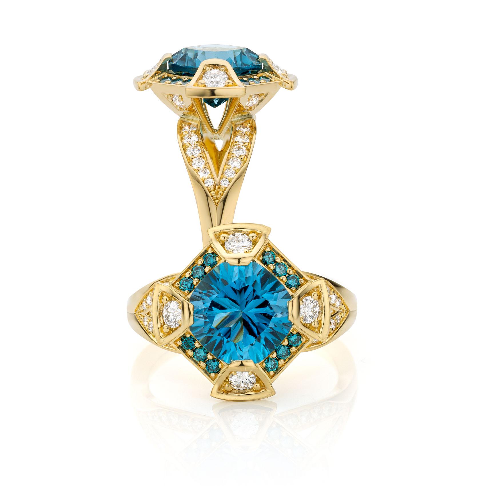 Taille brillant Cober Tropical Blue Topaz 12 diamants bleus 24 diamants pavés Bague en or jaune en vente