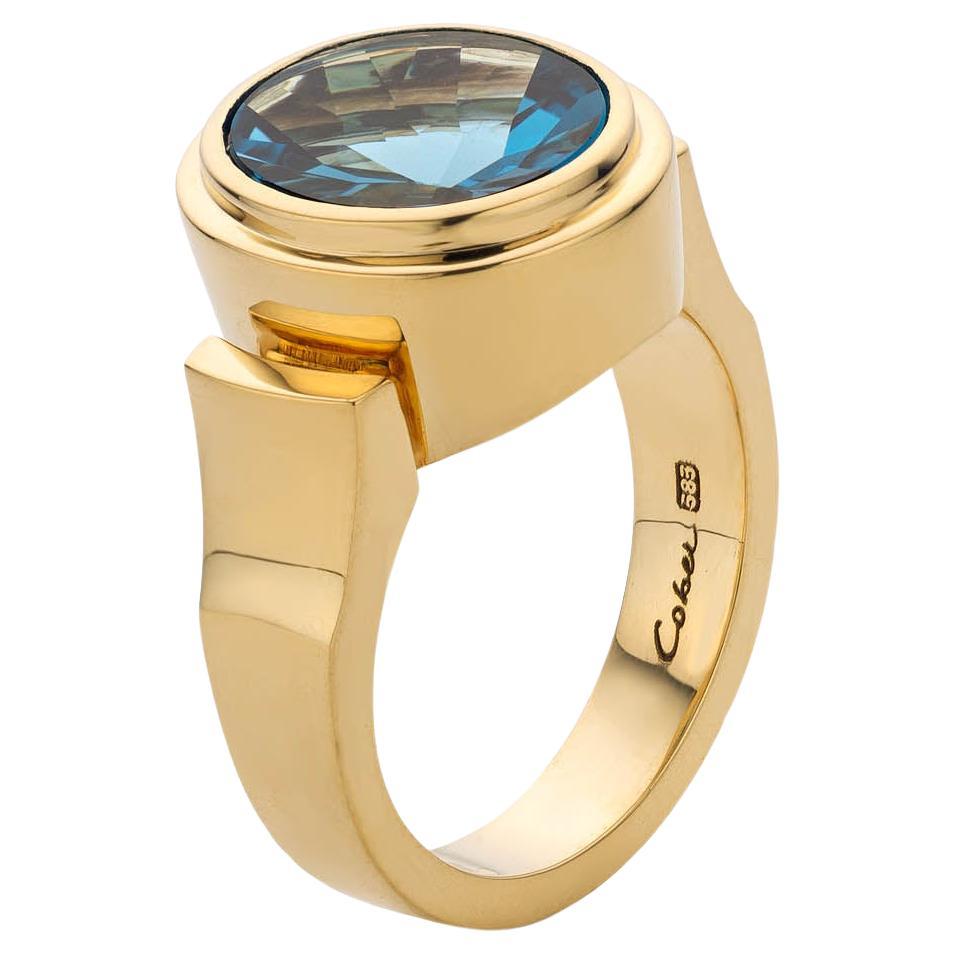 Cober "“Unique blue” yellow gold with 4.90 Carat bright blue Topaz Signet Ring For Sale