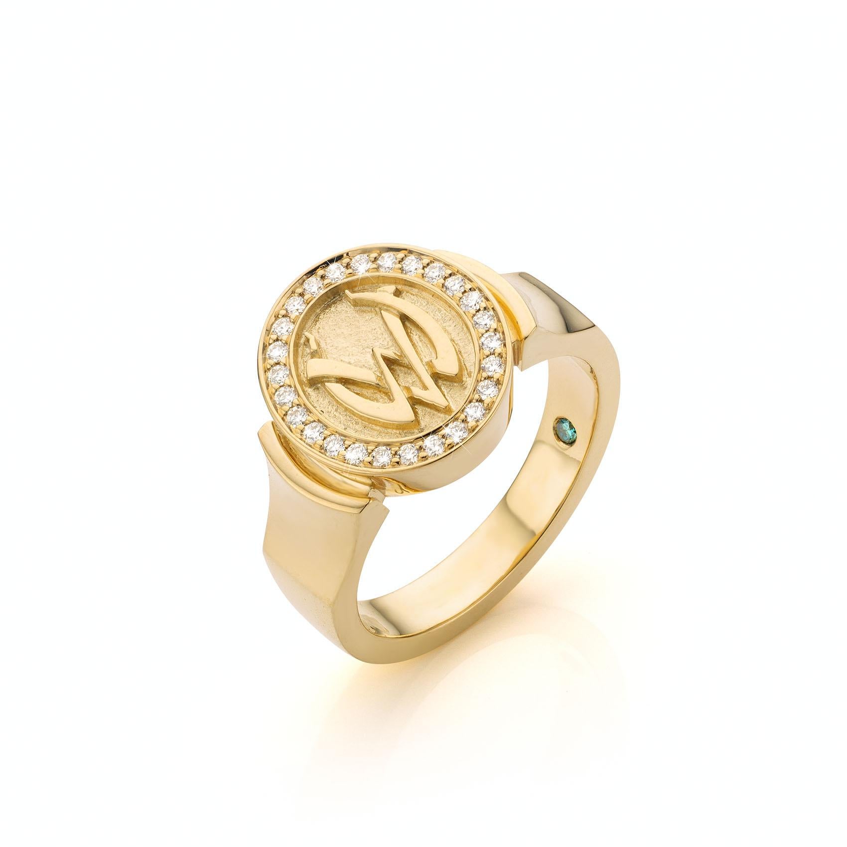 Contemporary Cober with 26 Brilliant-Cut Diamonds Unique  14 Carat Yellow Gold Signet Ring For Sale