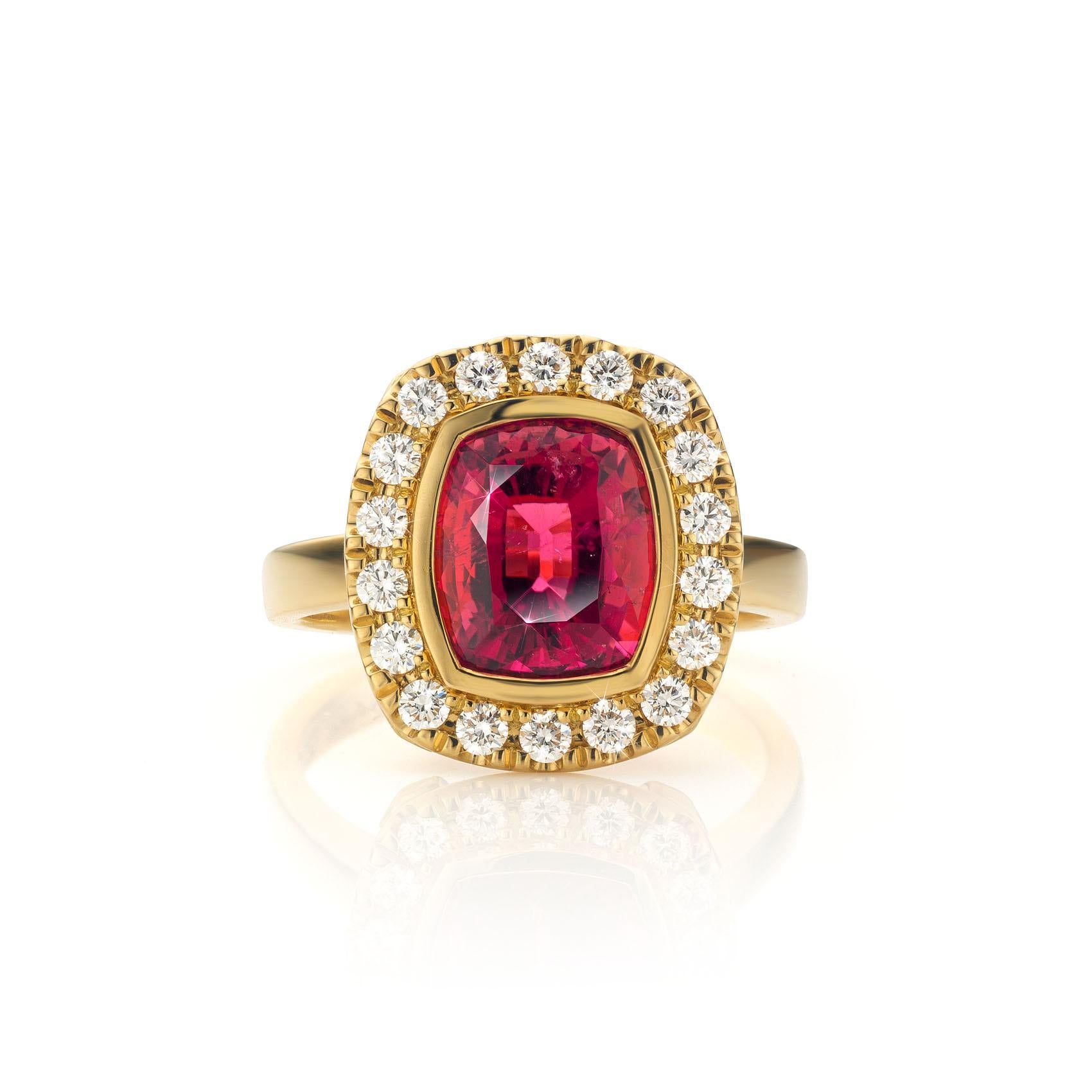 Cushion Cut Cober with 3.72 Carat Tourmaline, Rubelite and Diamonds Yellow Gold Ring For Sale