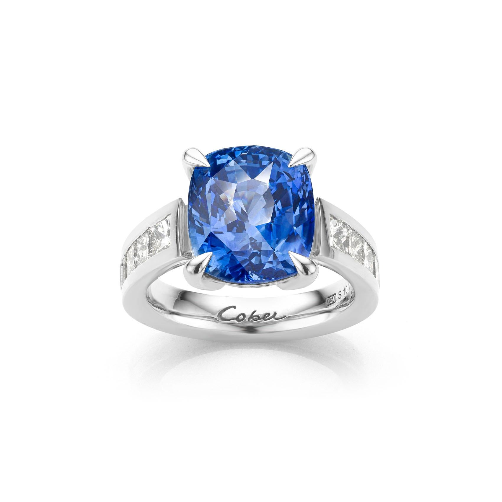 Cushion Cut Cober with a unique bright Sapphire of 10.17 Carat and Diamonds White Gold Ring For Sale
