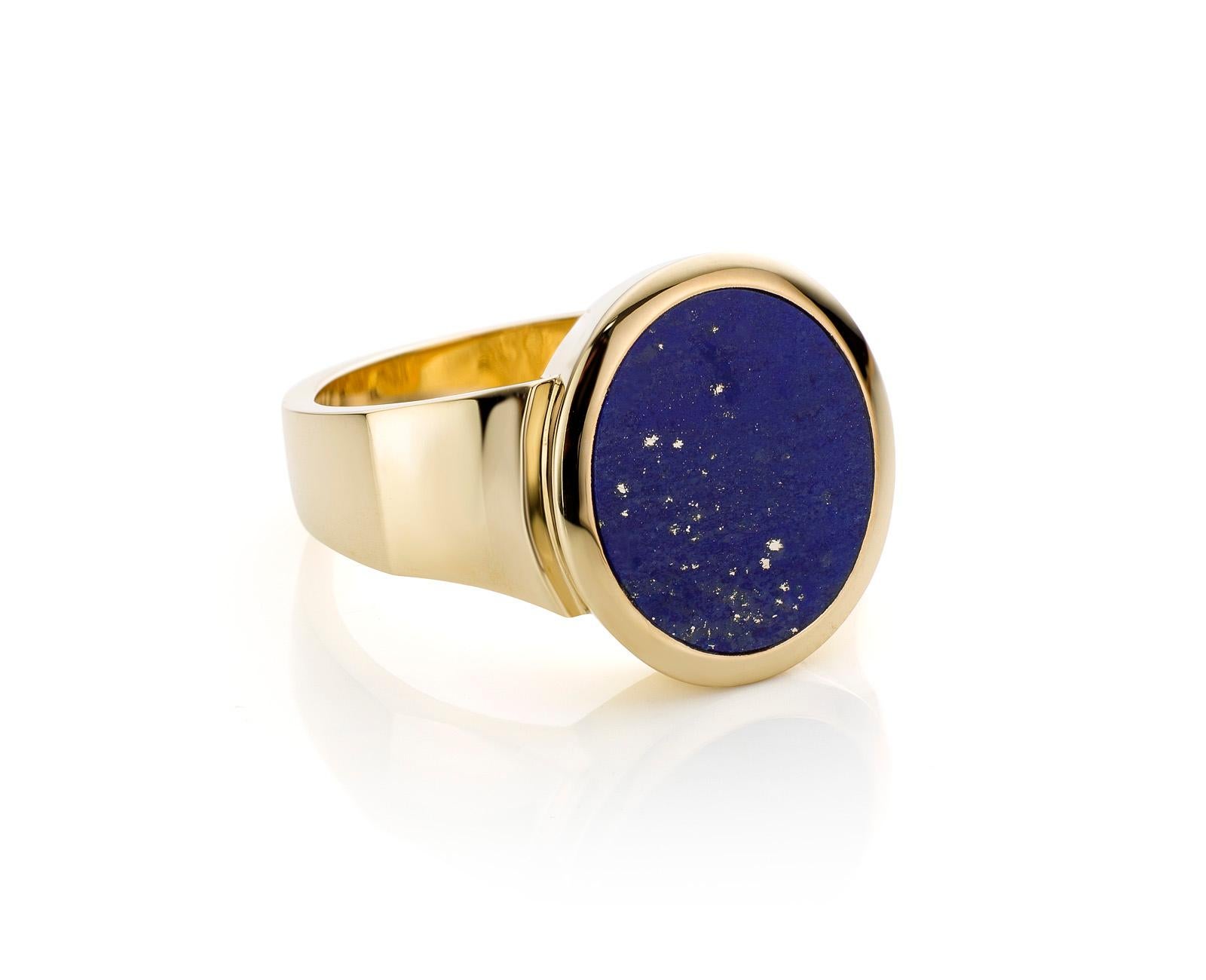 Contemporary Cober with Lapis made of 14 Carat Yellow Gold Signet Ring  For Sale