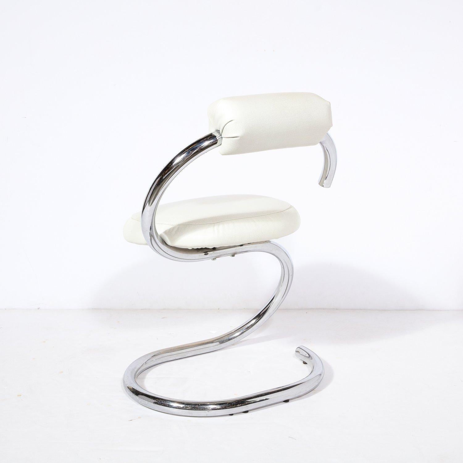 Cobra Chair in Curved Chrome & White Leather by Giotto Stoppino In Excellent Condition For Sale In New York, NY