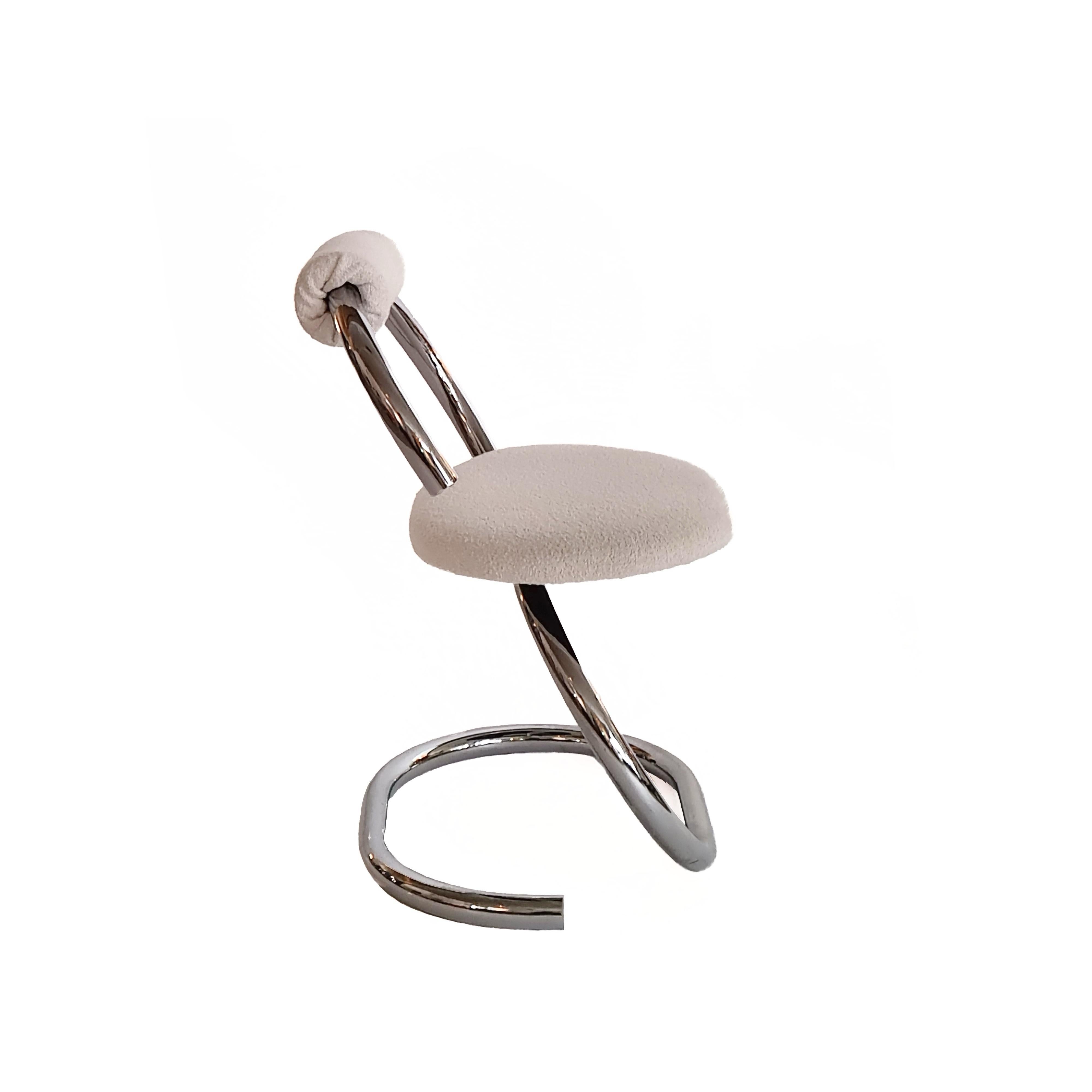 Mid-Century moderno Sedie Cobra in tessuto bouclé bianco di Giotto Stoppino, set di 4 sedie in vendita