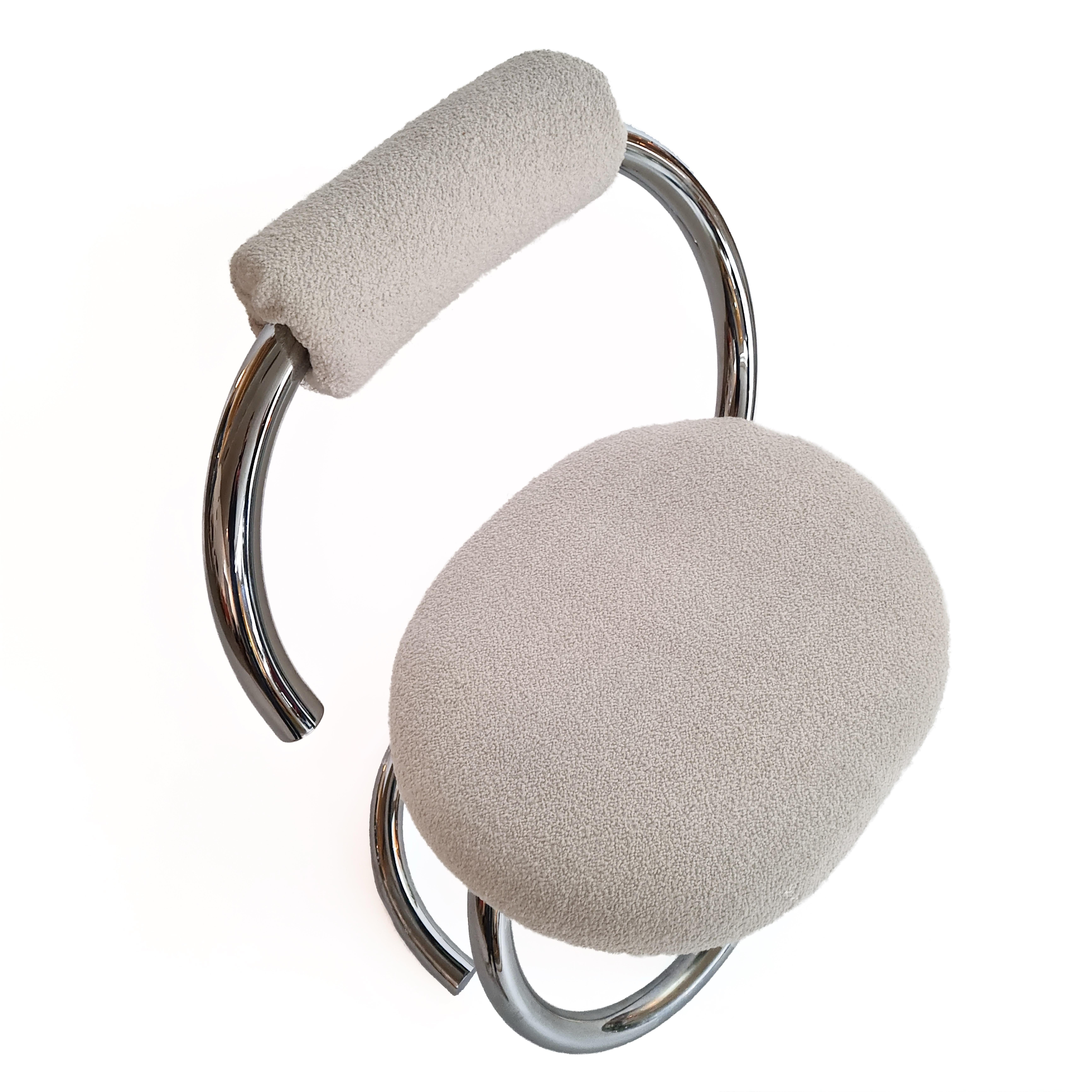 Italiano Sedie Cobra in tessuto bouclé bianco di Giotto Stoppino, set di 4 sedie in vendita