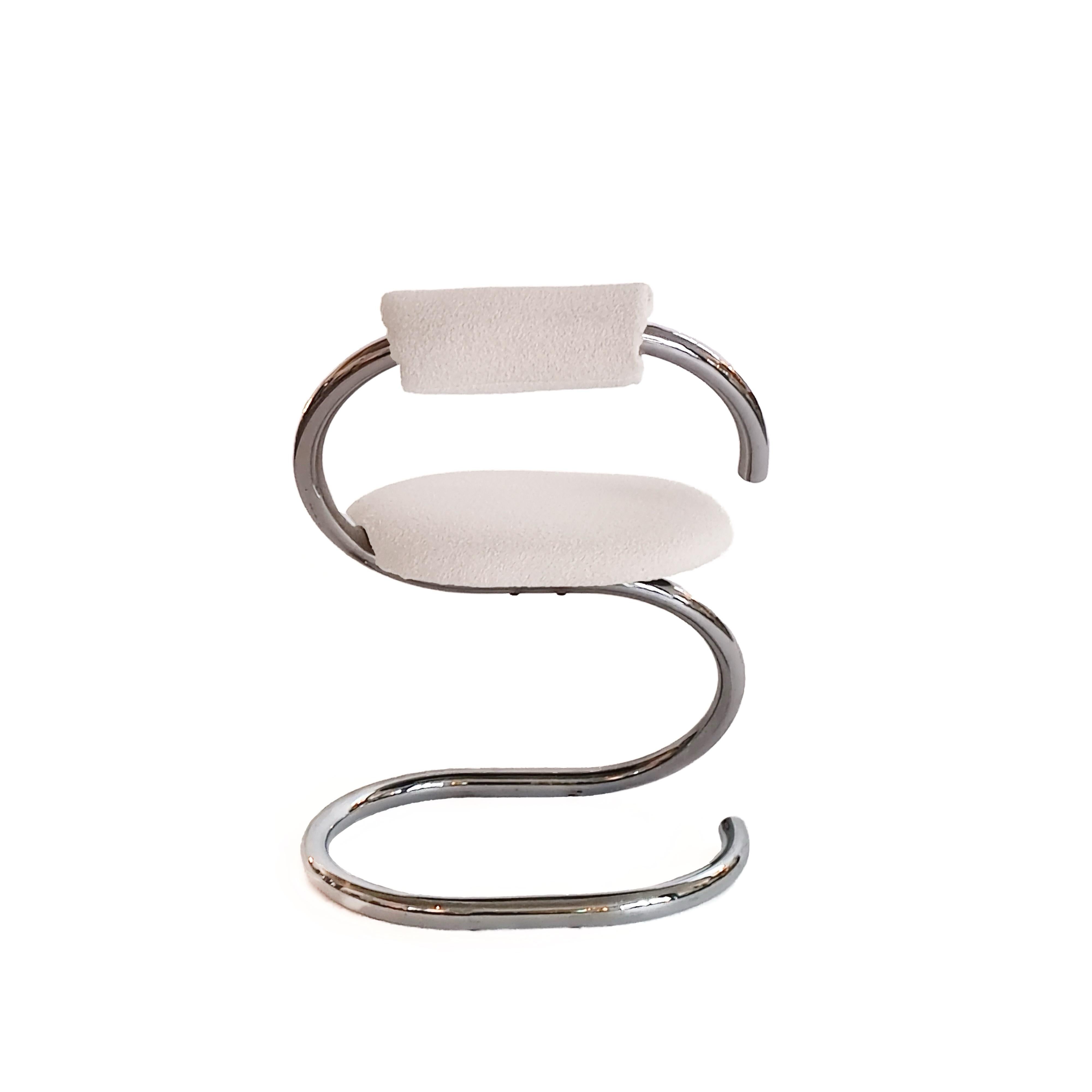 Fine XX secolo Sedie Cobra in tessuto bouclé bianco di Giotto Stoppino, set di 4 sedie in vendita