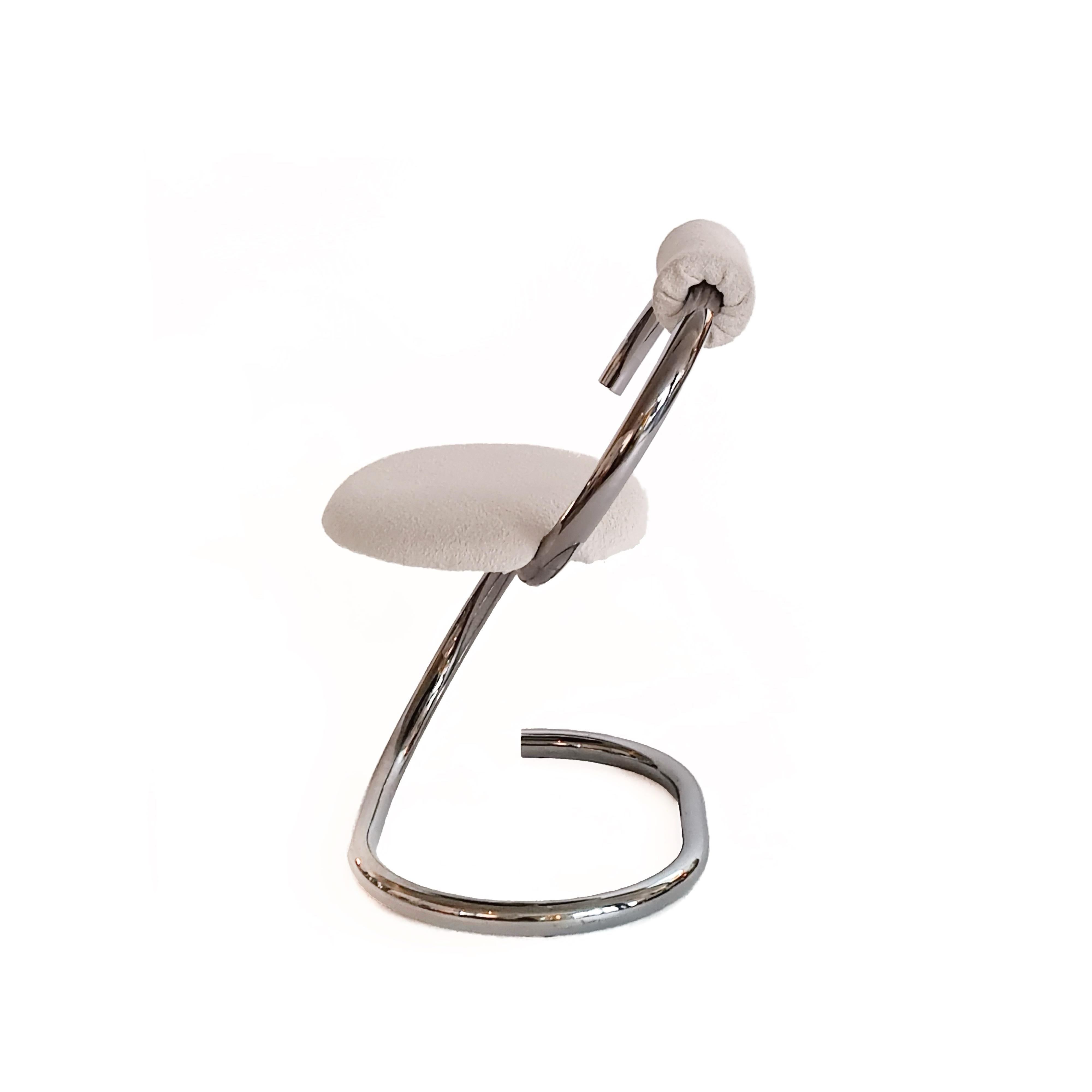 Acciaio Sedie Cobra in tessuto bouclé bianco di Giotto Stoppino, set di 4 sedie in vendita